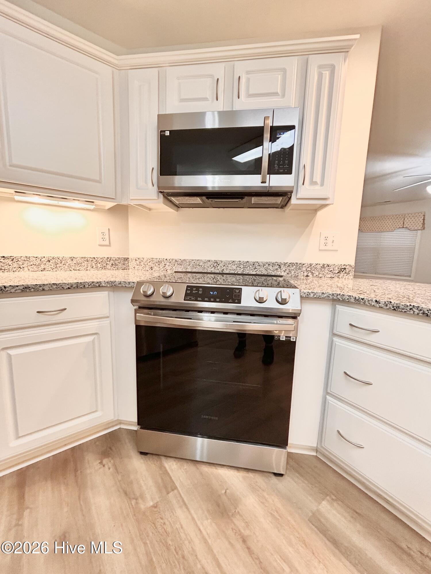 100542918 | Photo 14