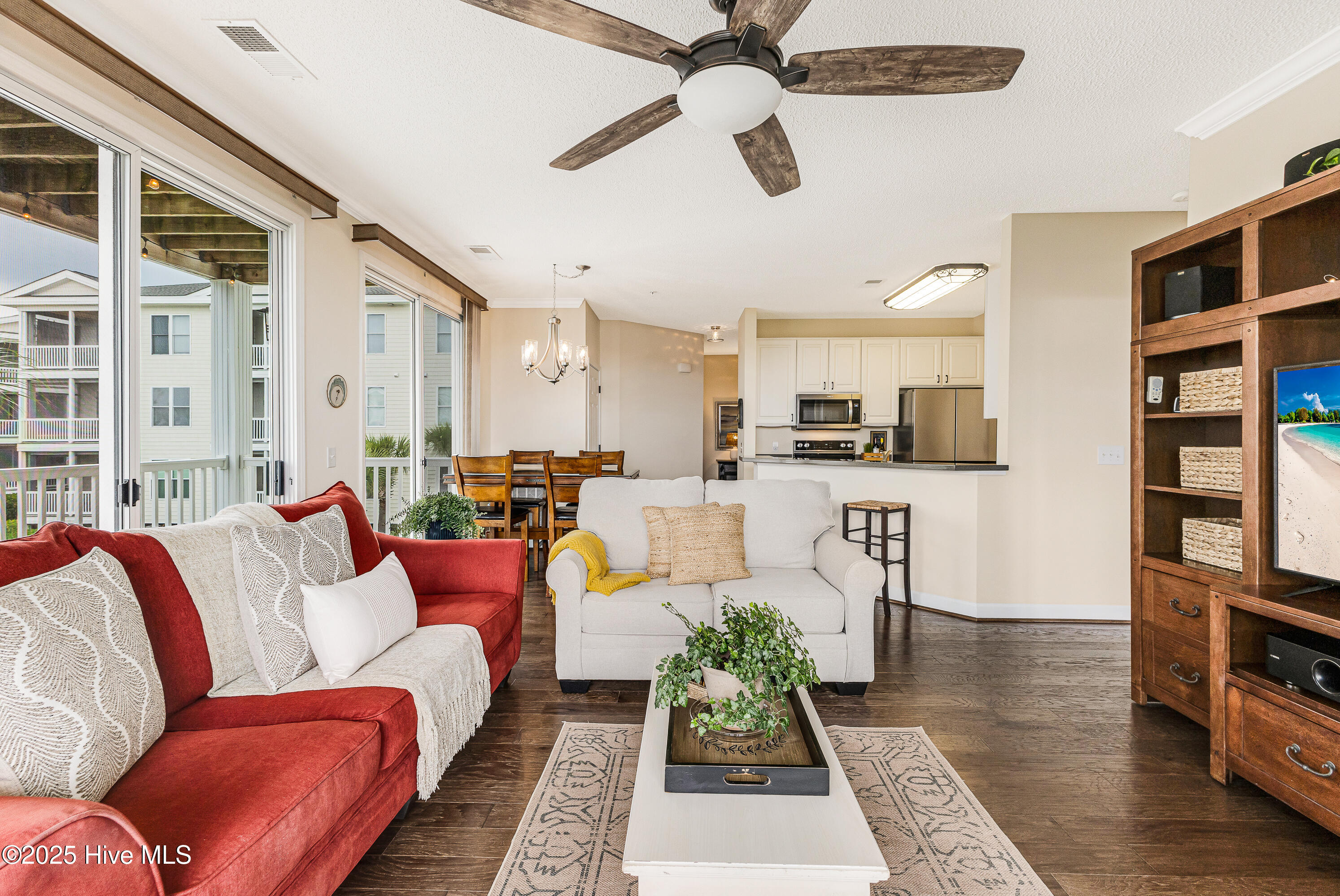 1135 Park Road SW Unit 4201, Sunset Beach, NC 28468 – photo 15: Open concept living