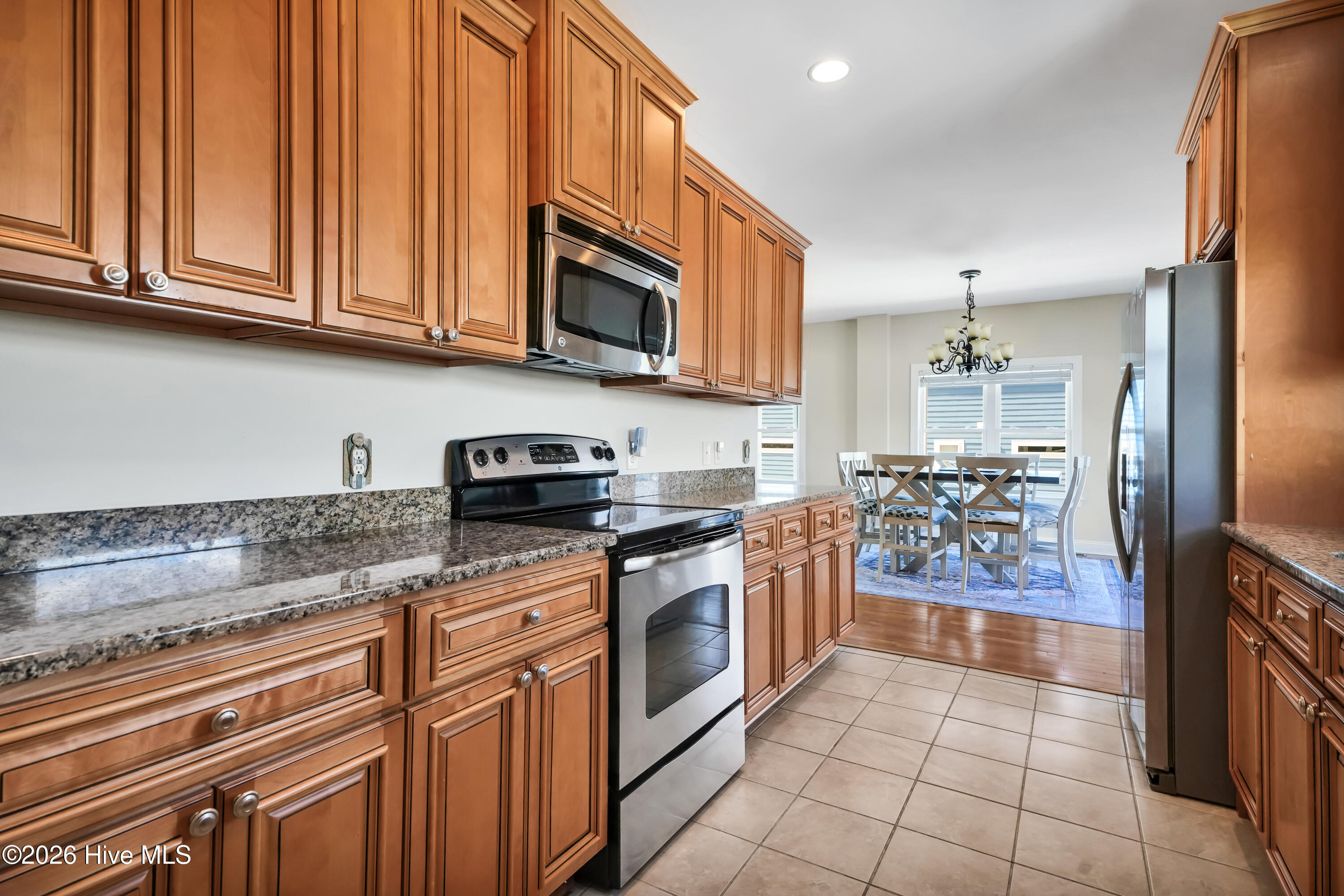 100559686 | Photo 22