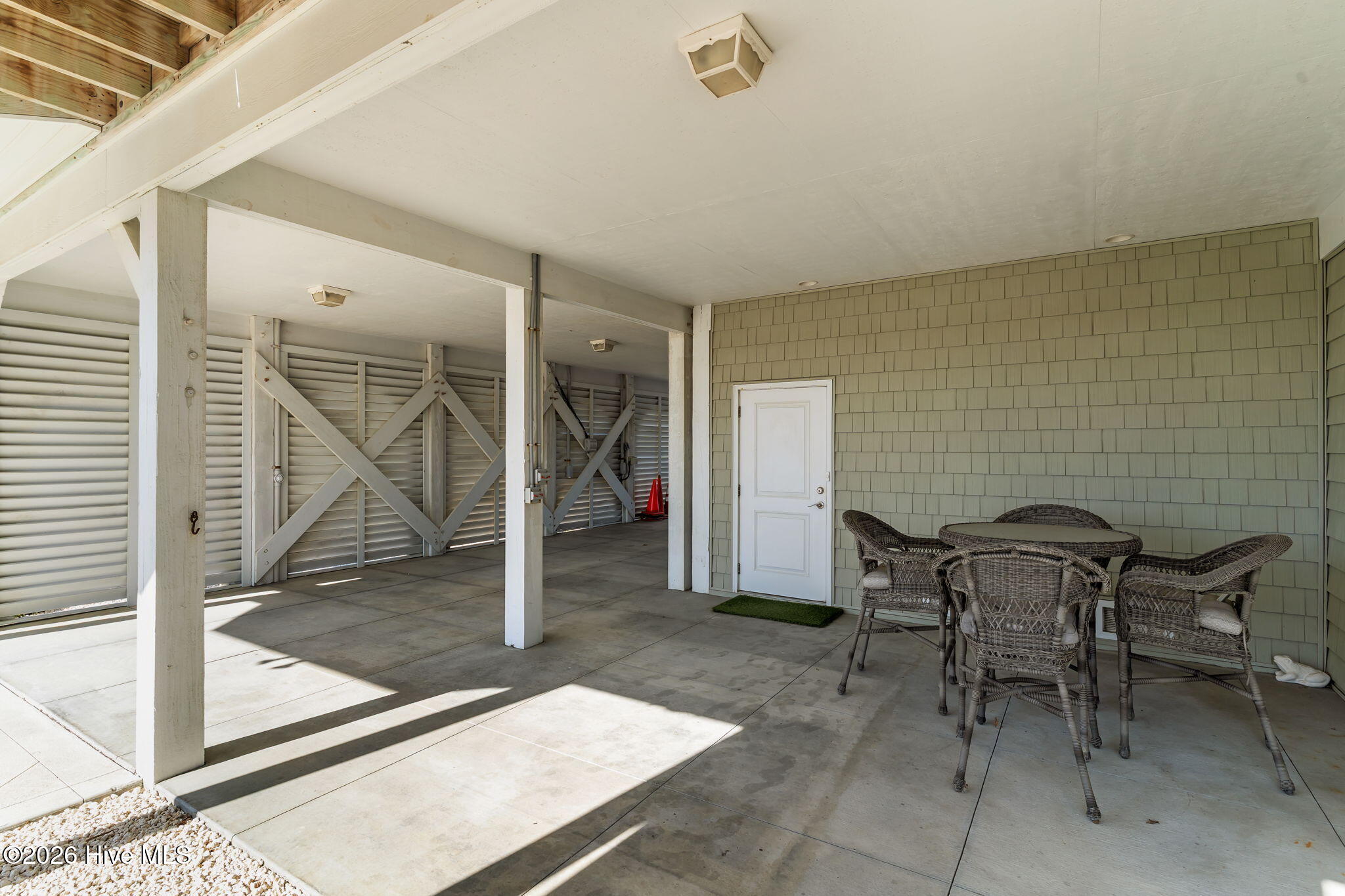 100549161 | Photo 56