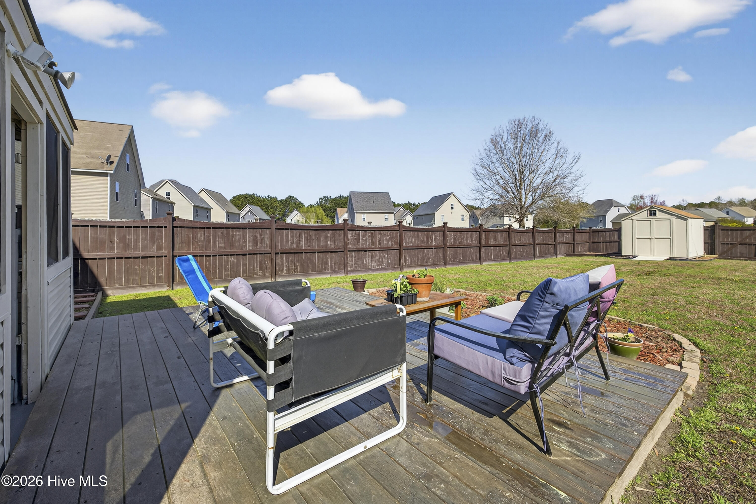 100560873 | Photo 25