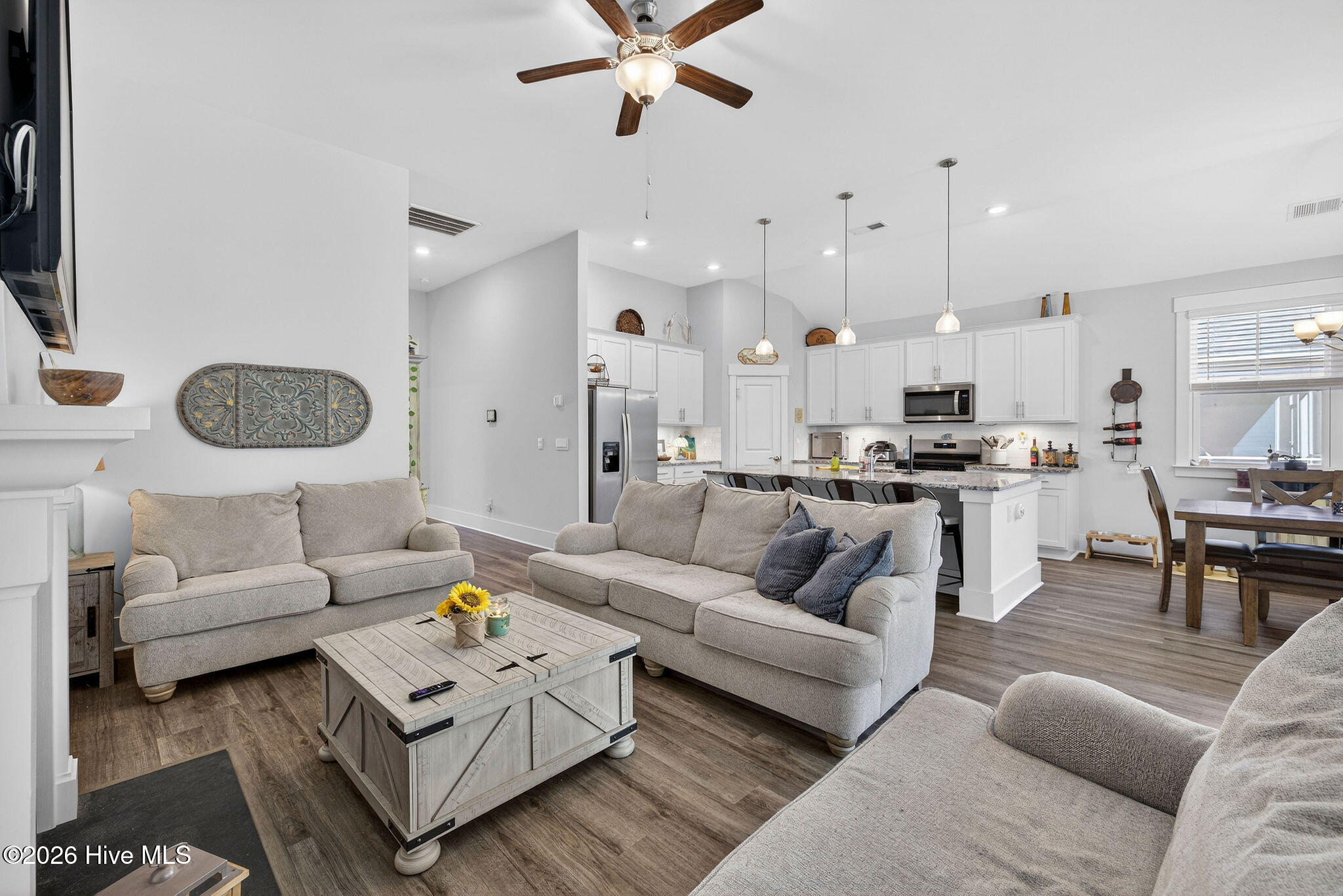 100563457 | Photo 20