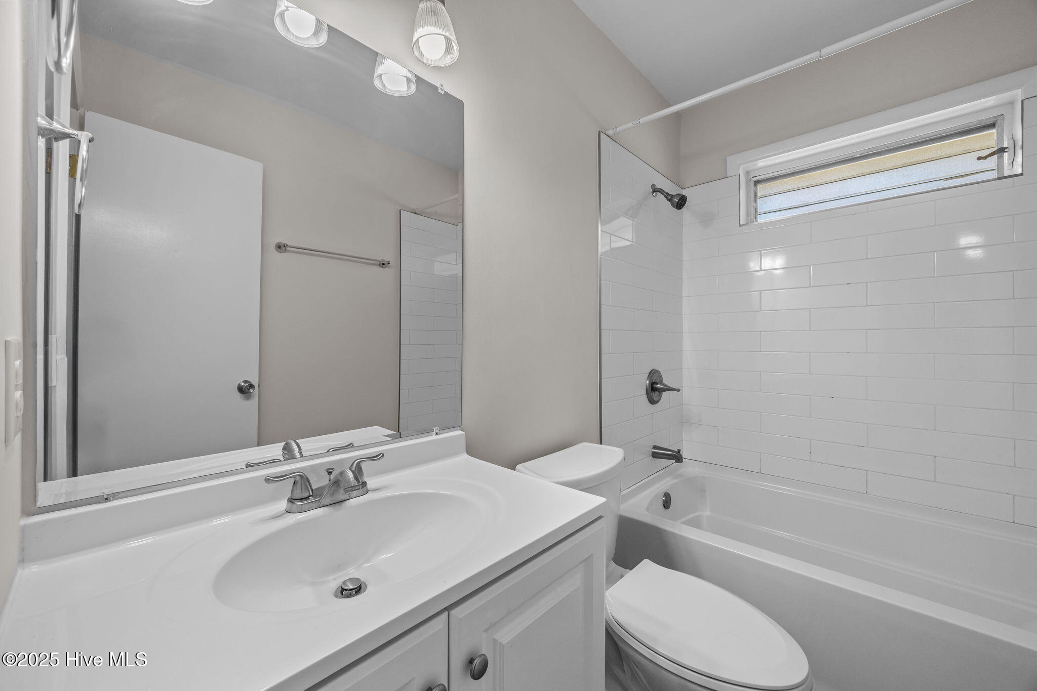 100540435 | Photo 25