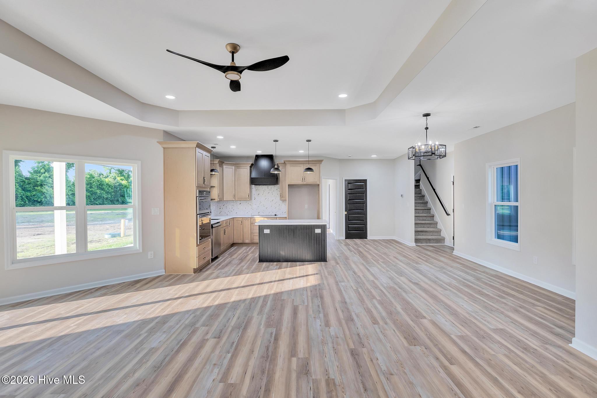 100552595 | Photo 16