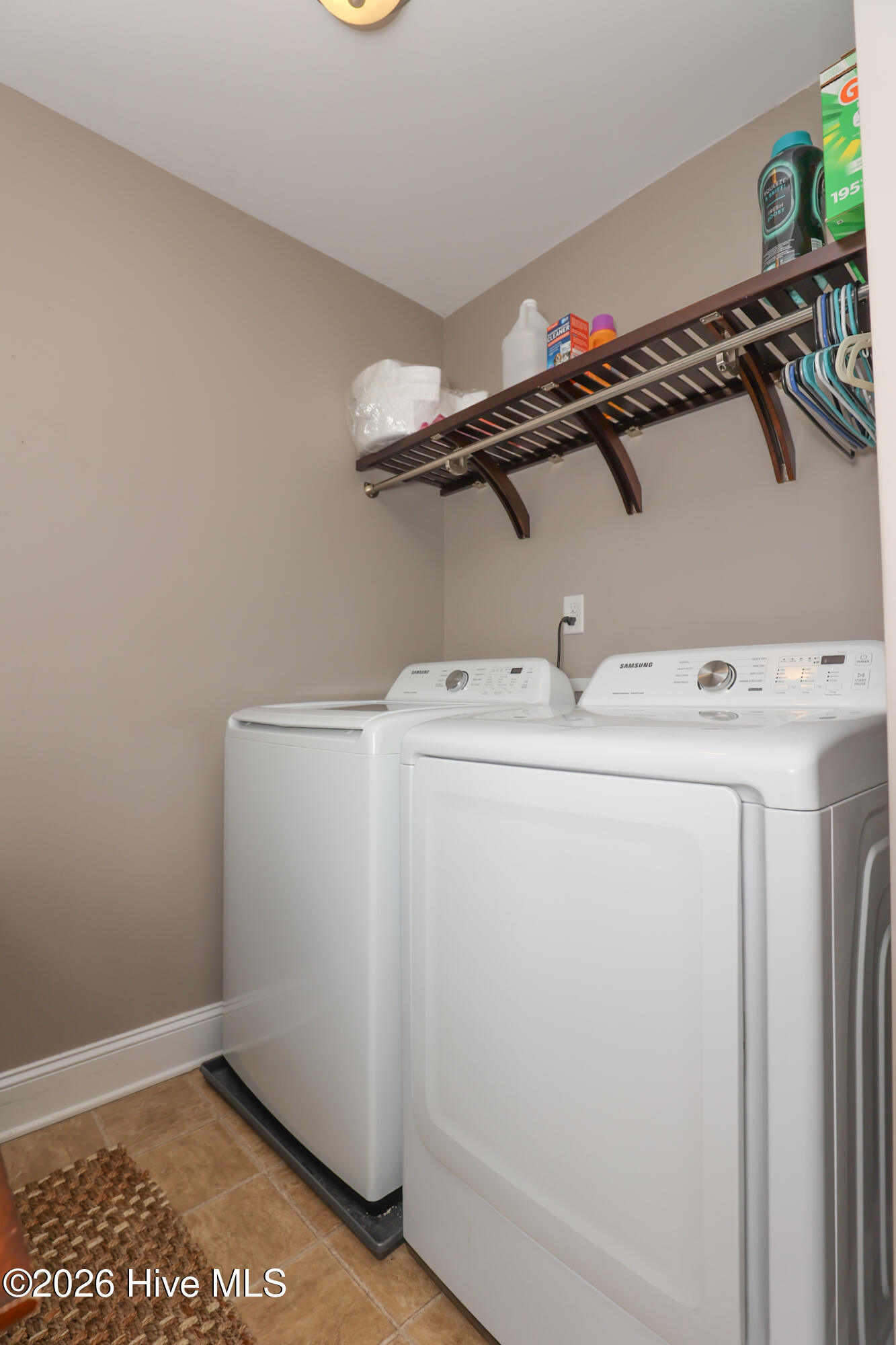 100559390 | Photo 43