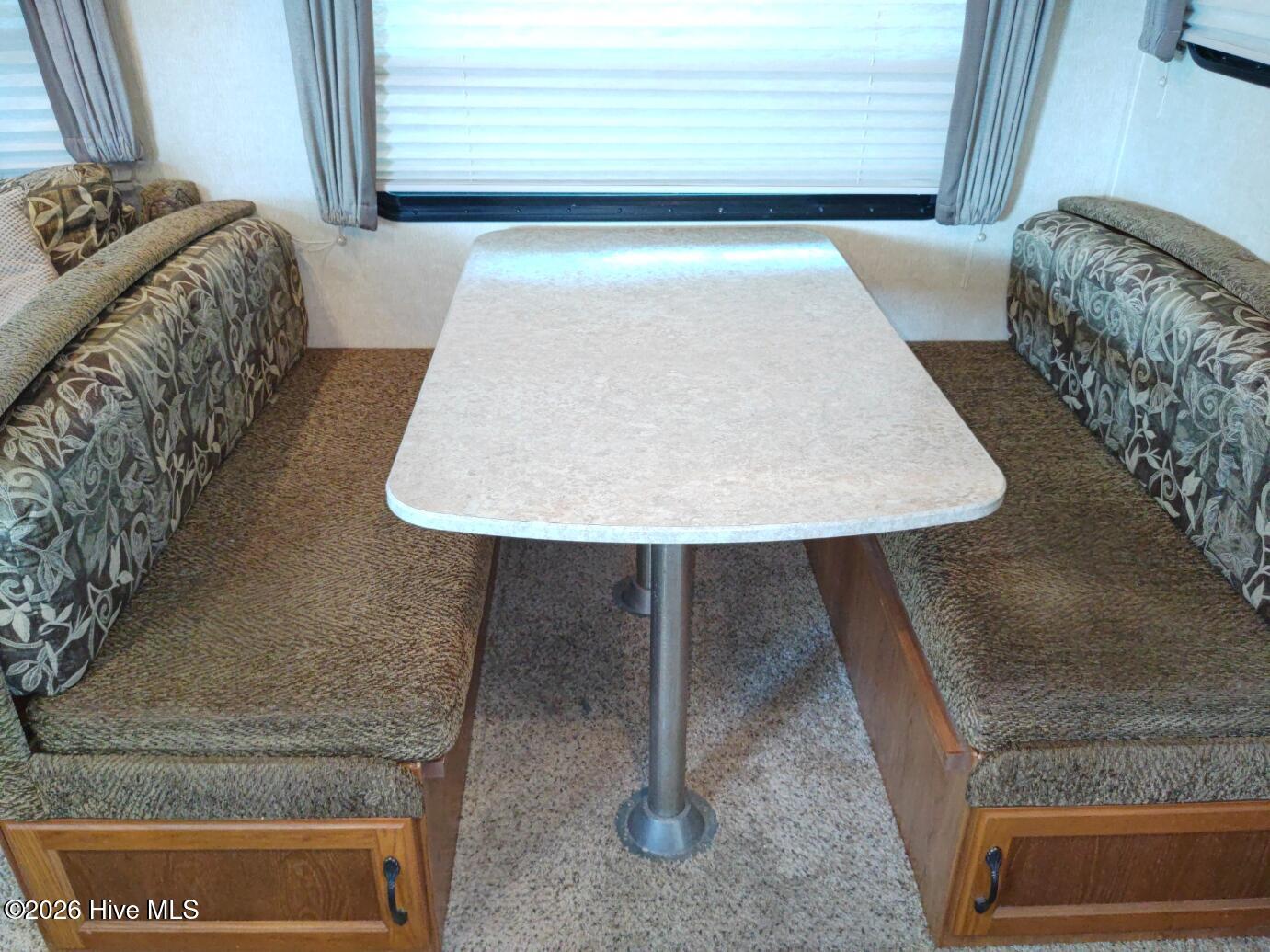 100567863 | Photo 27