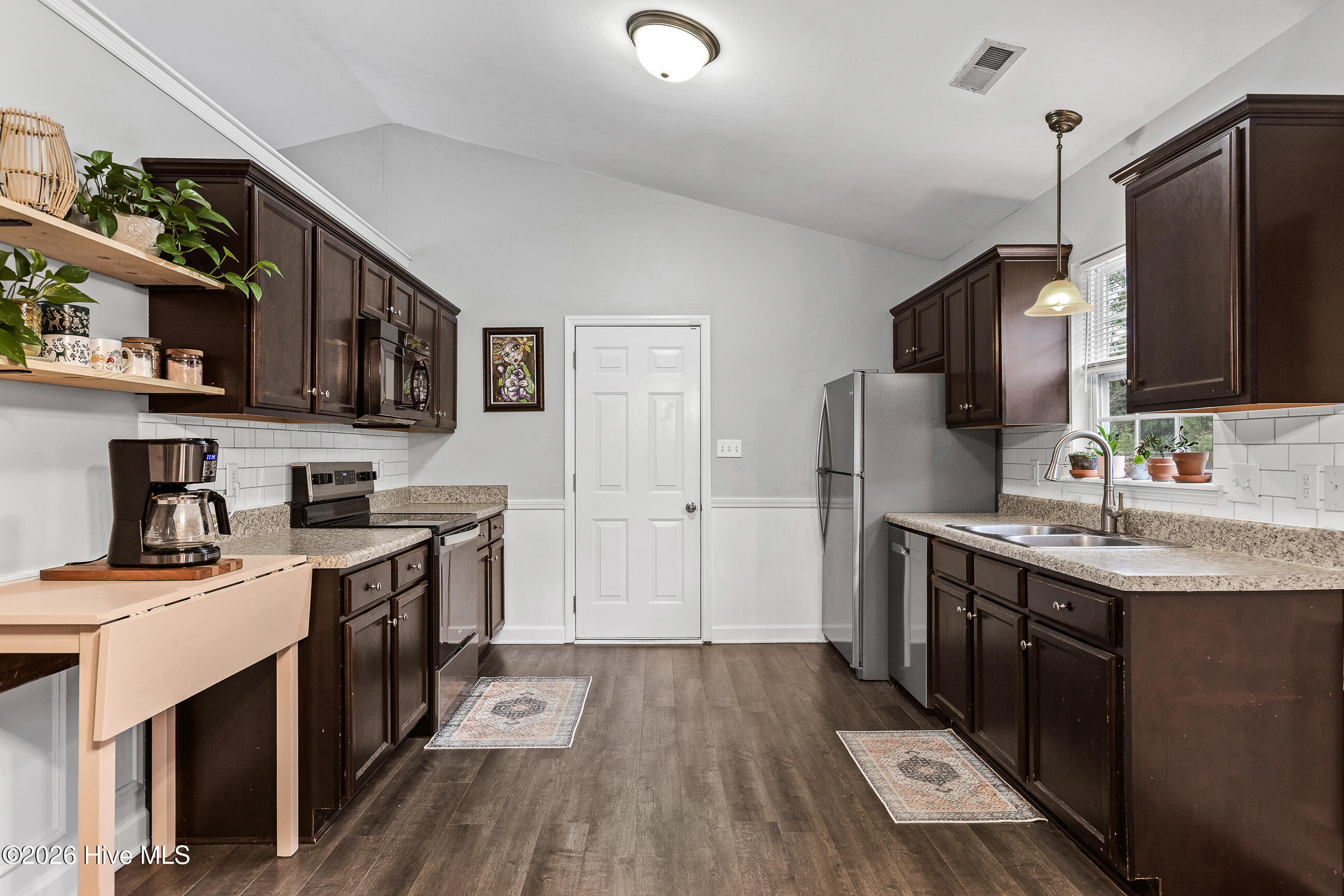 100559472 | Photo 12