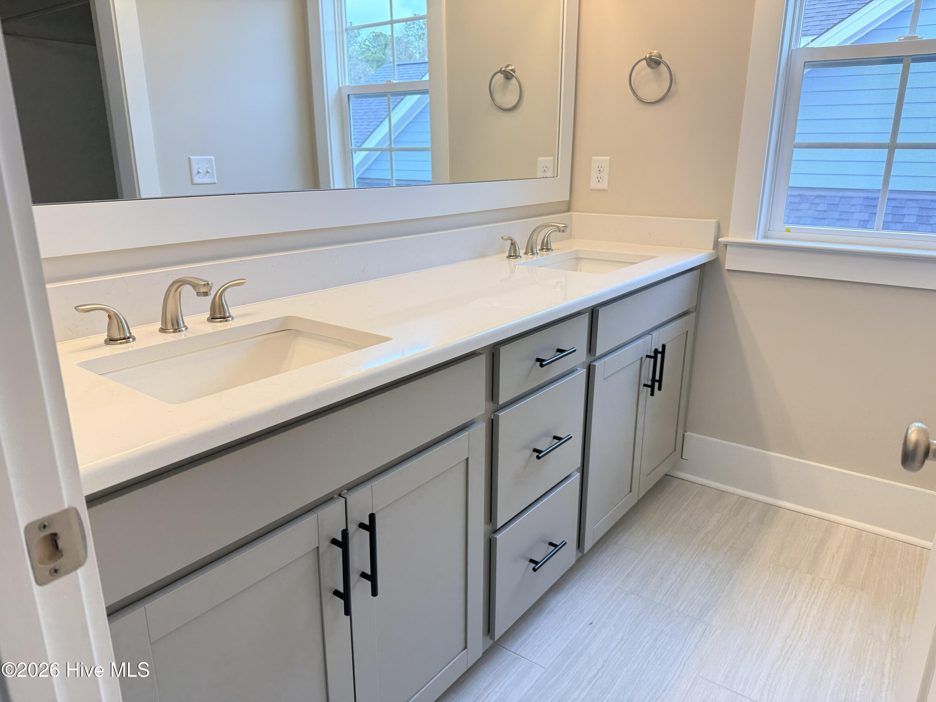 100553977 | Photo 19