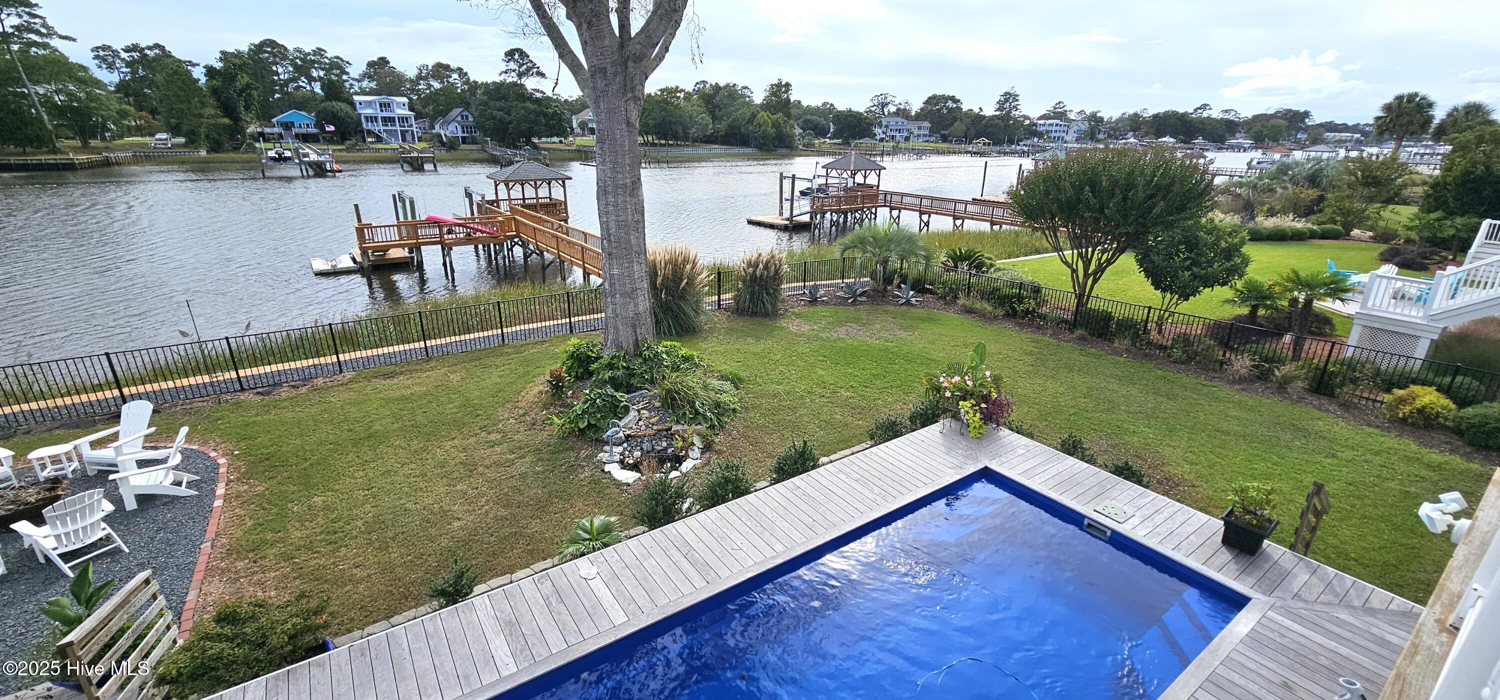 100542598 | Photo 12