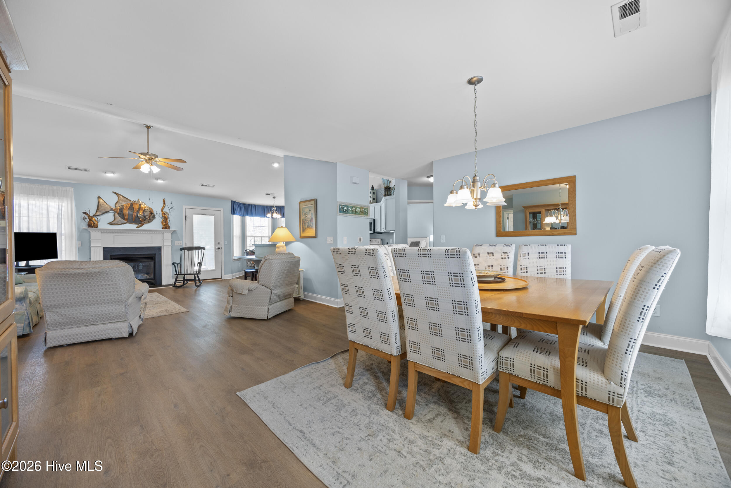 100555445 | Photo 12