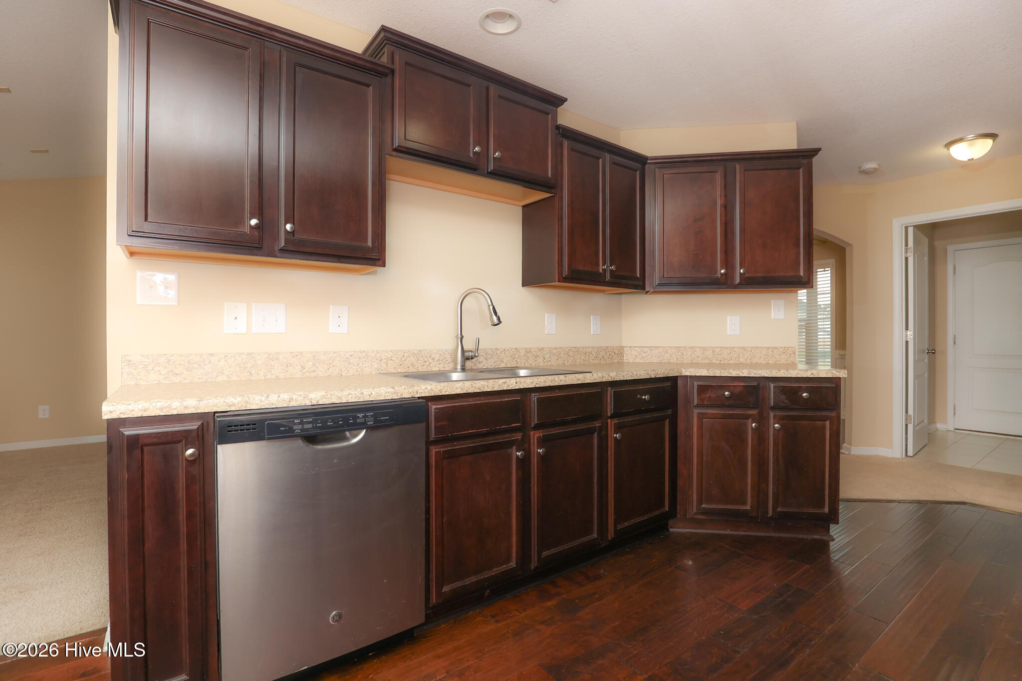 100562505 | Photo 12