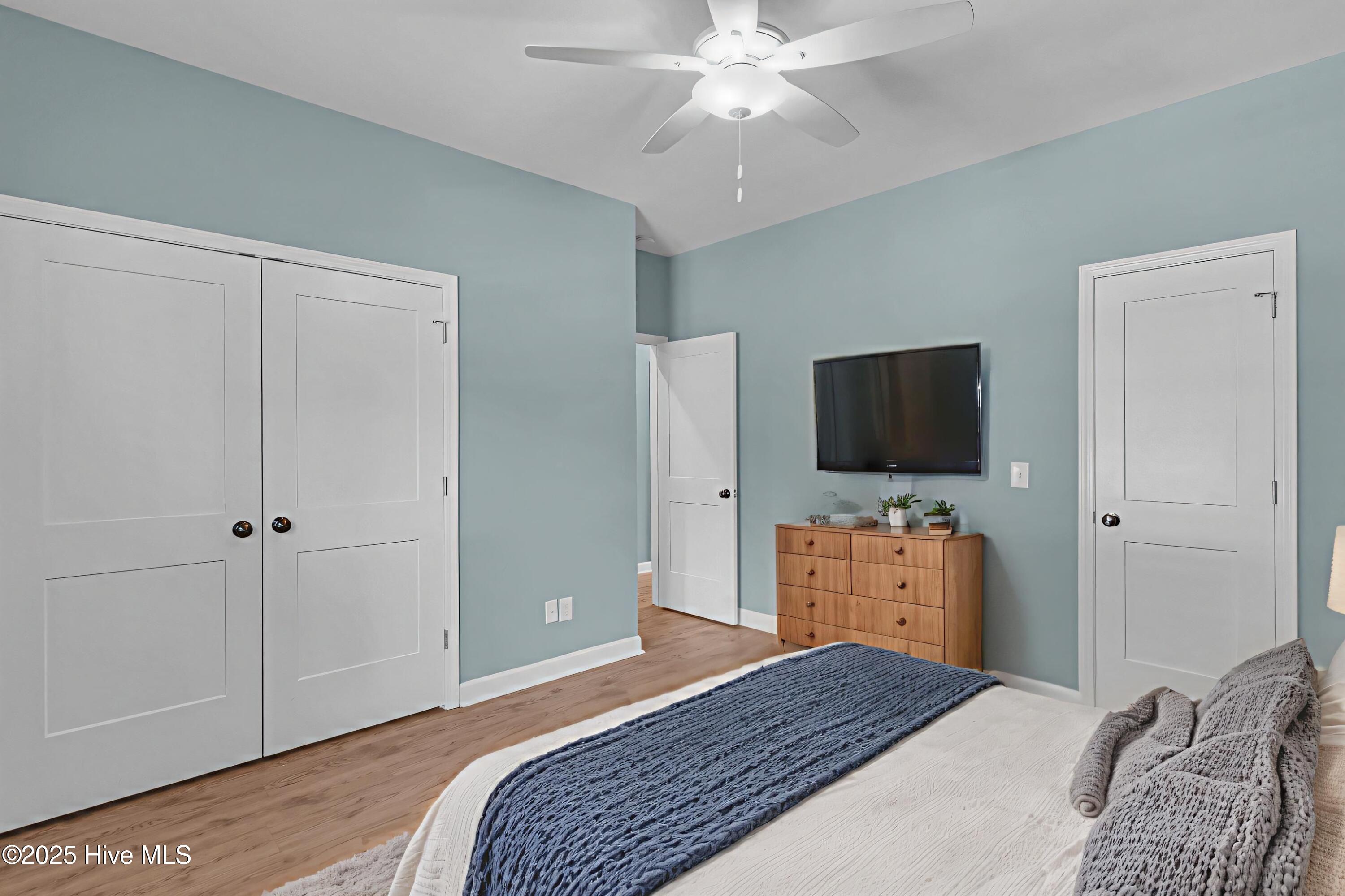 100549260 | Photo 21