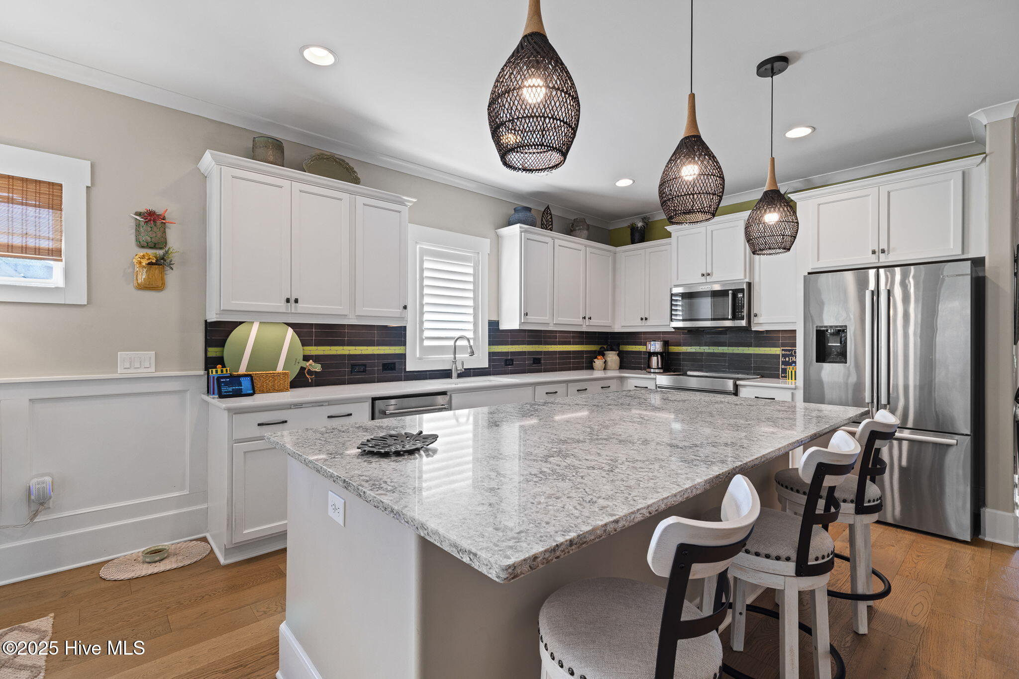 100540140 | Photo 16