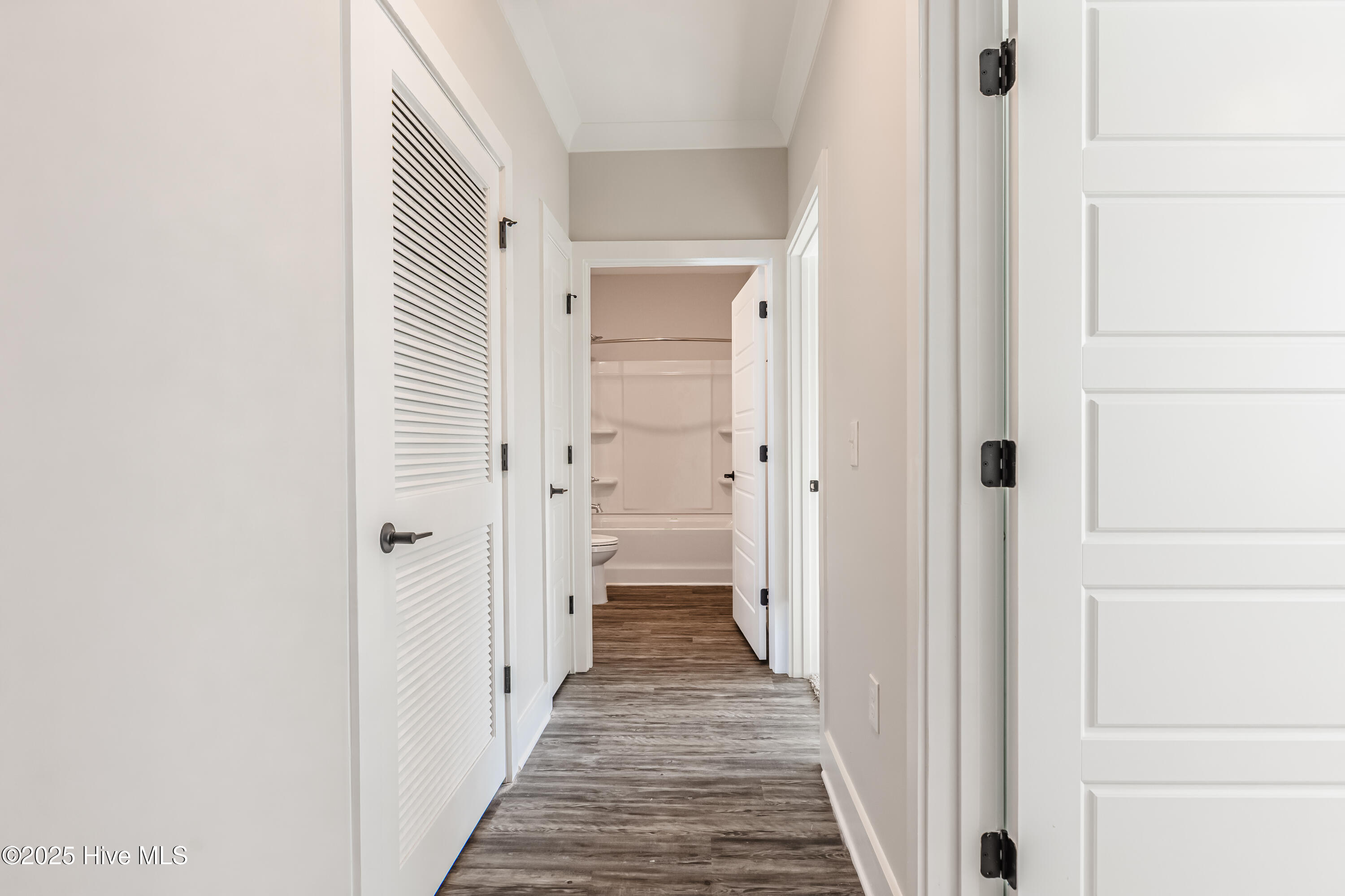 100529358 | Photo 26