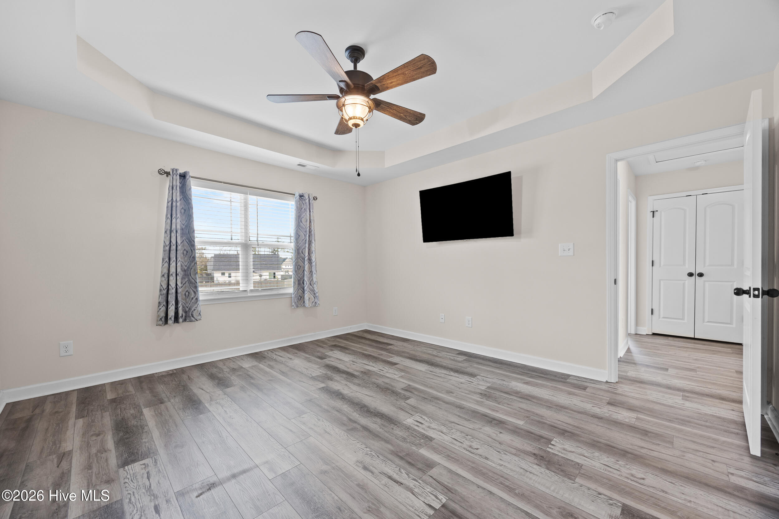 100556419 | Photo 29