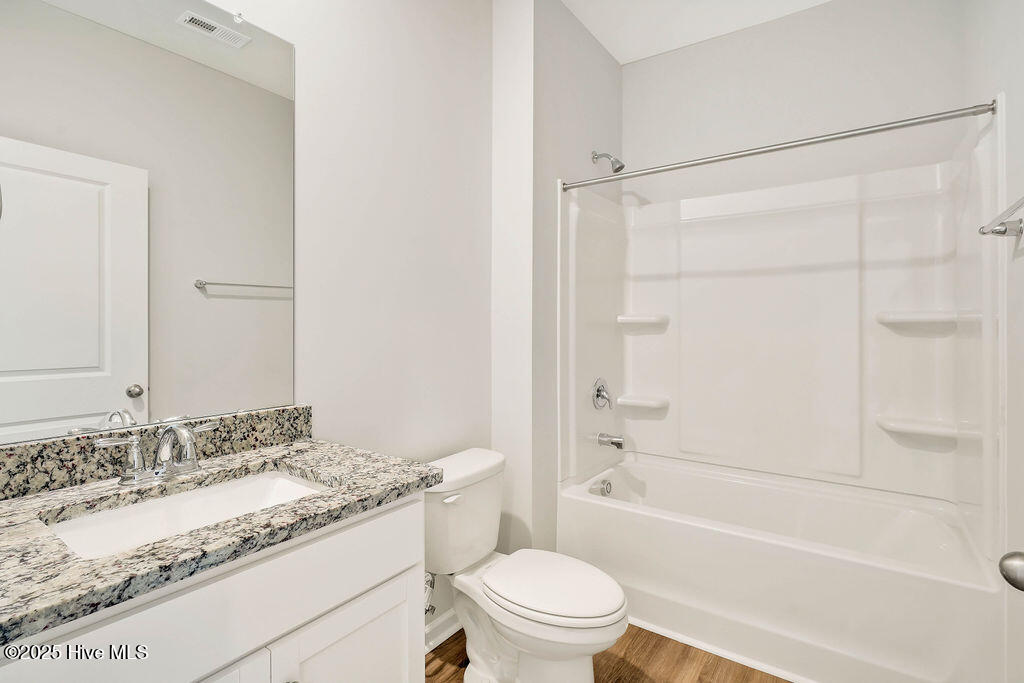 100561109 | Photo 20