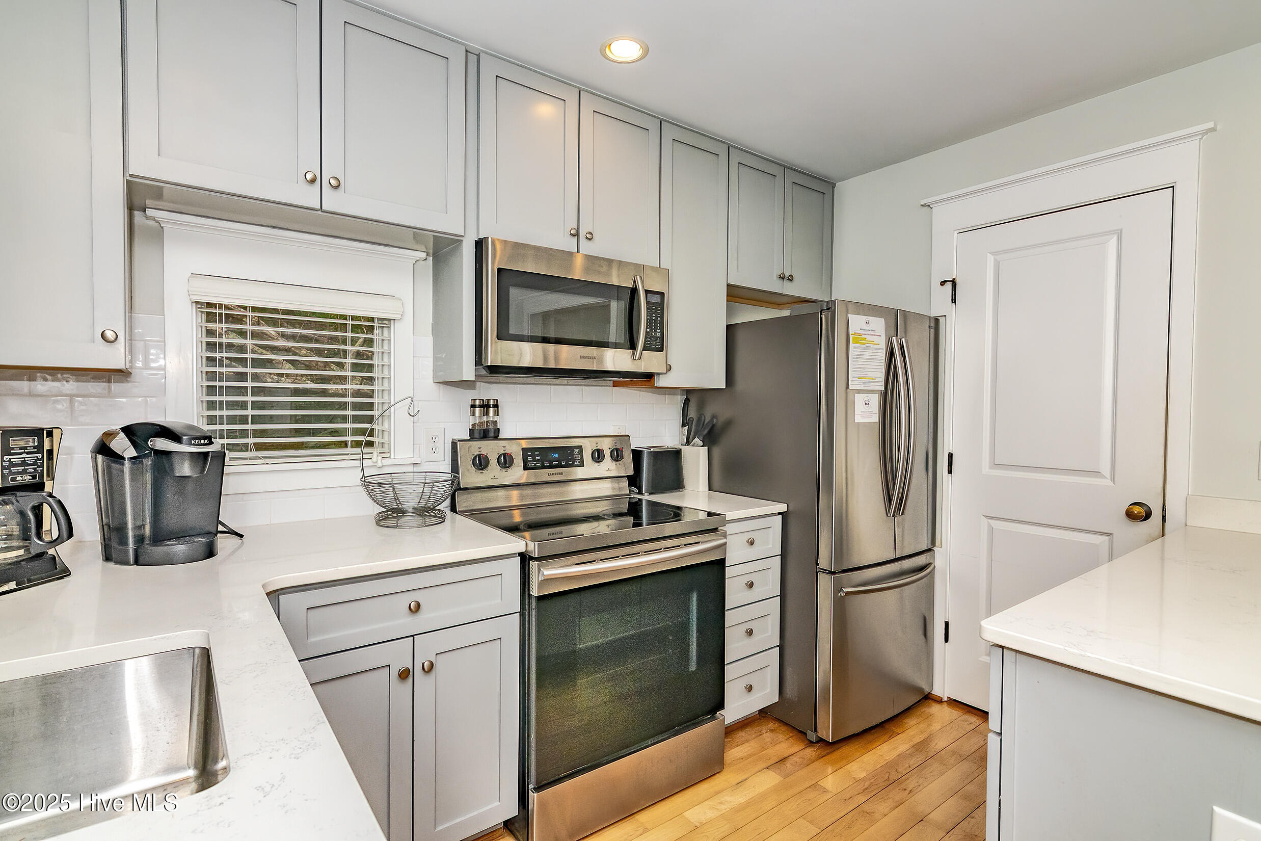 100528350 | Photo 10