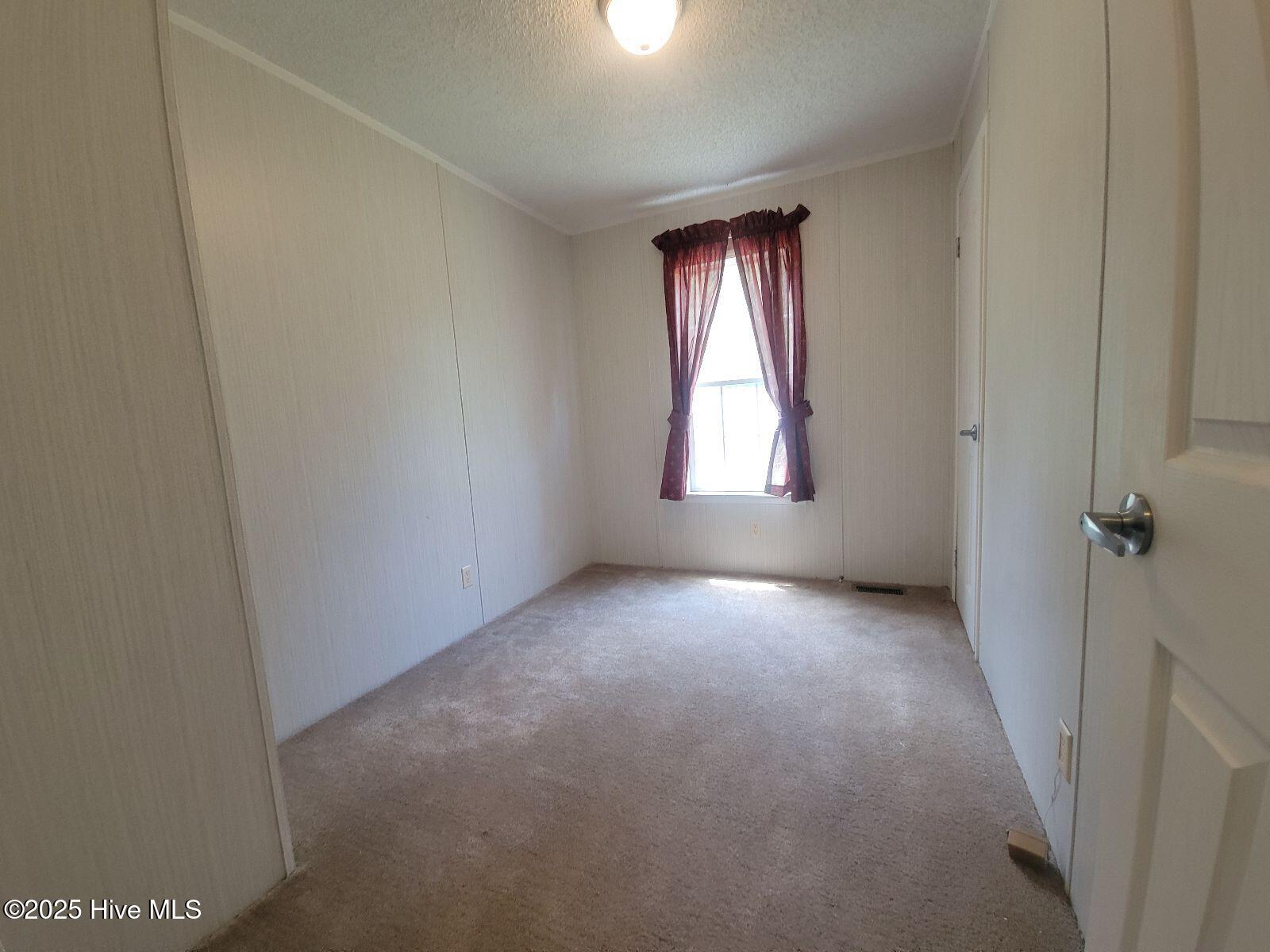 100510176 | Photo 18