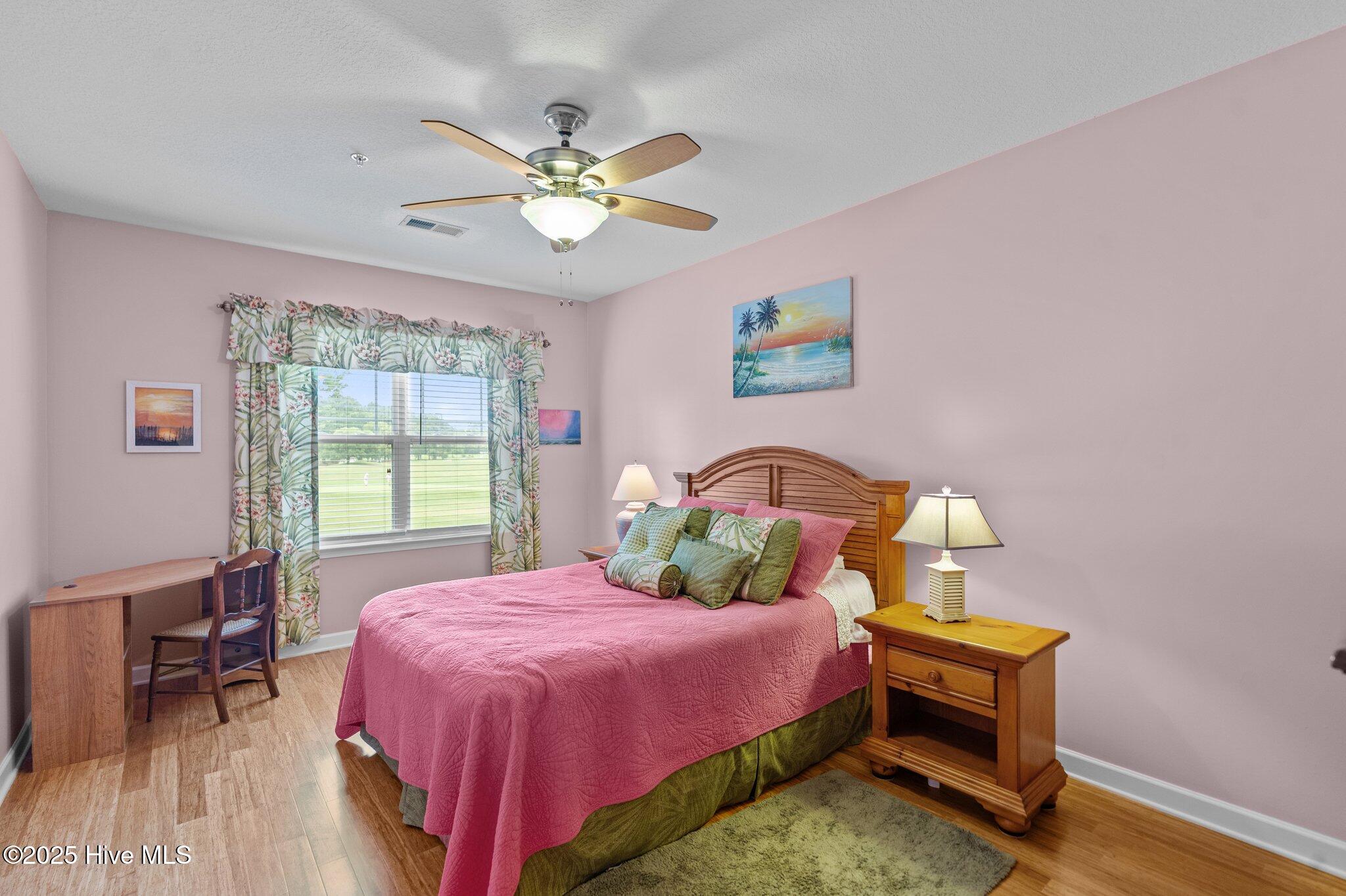 100514091 | Photo 16