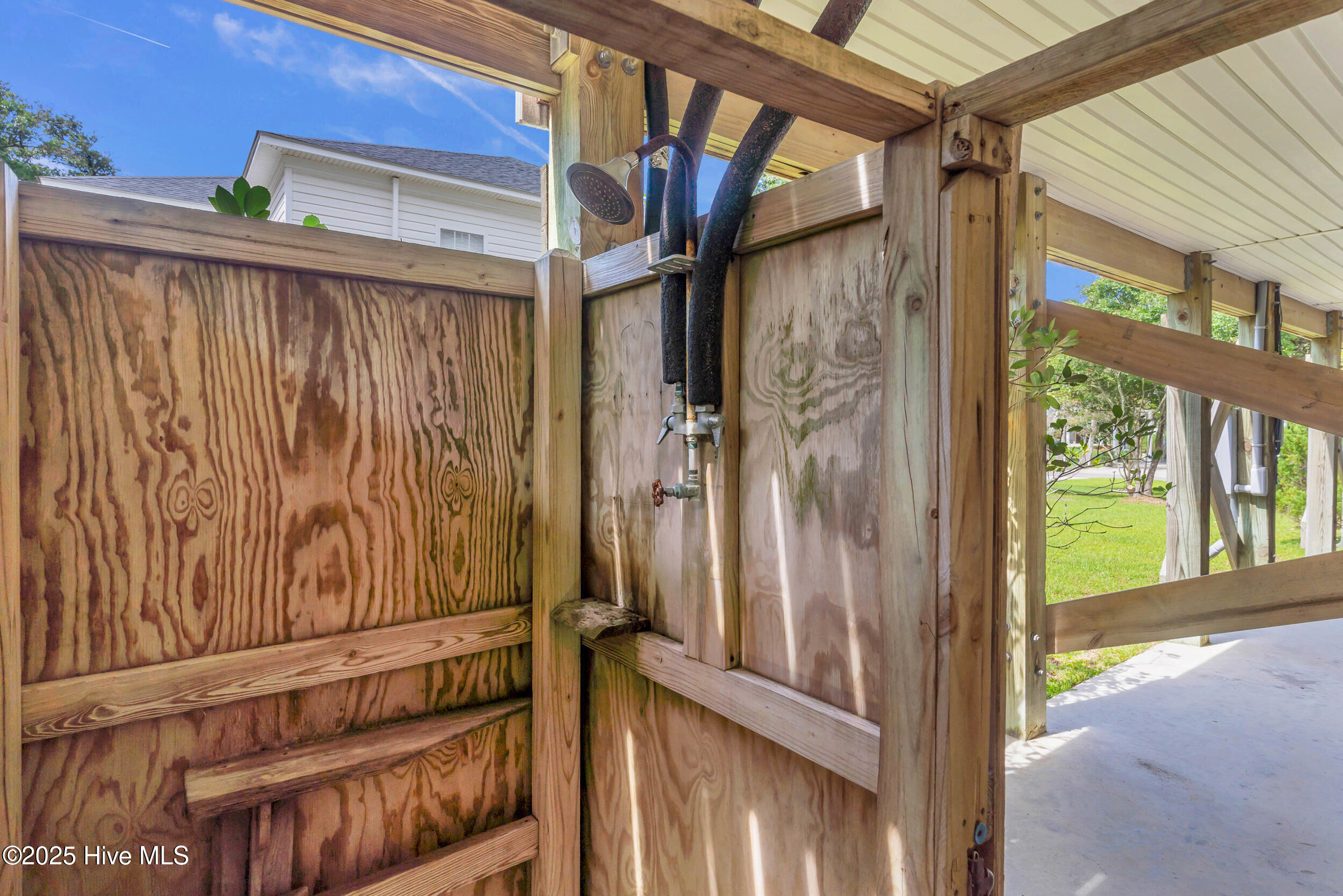 100522612 | Photo 44