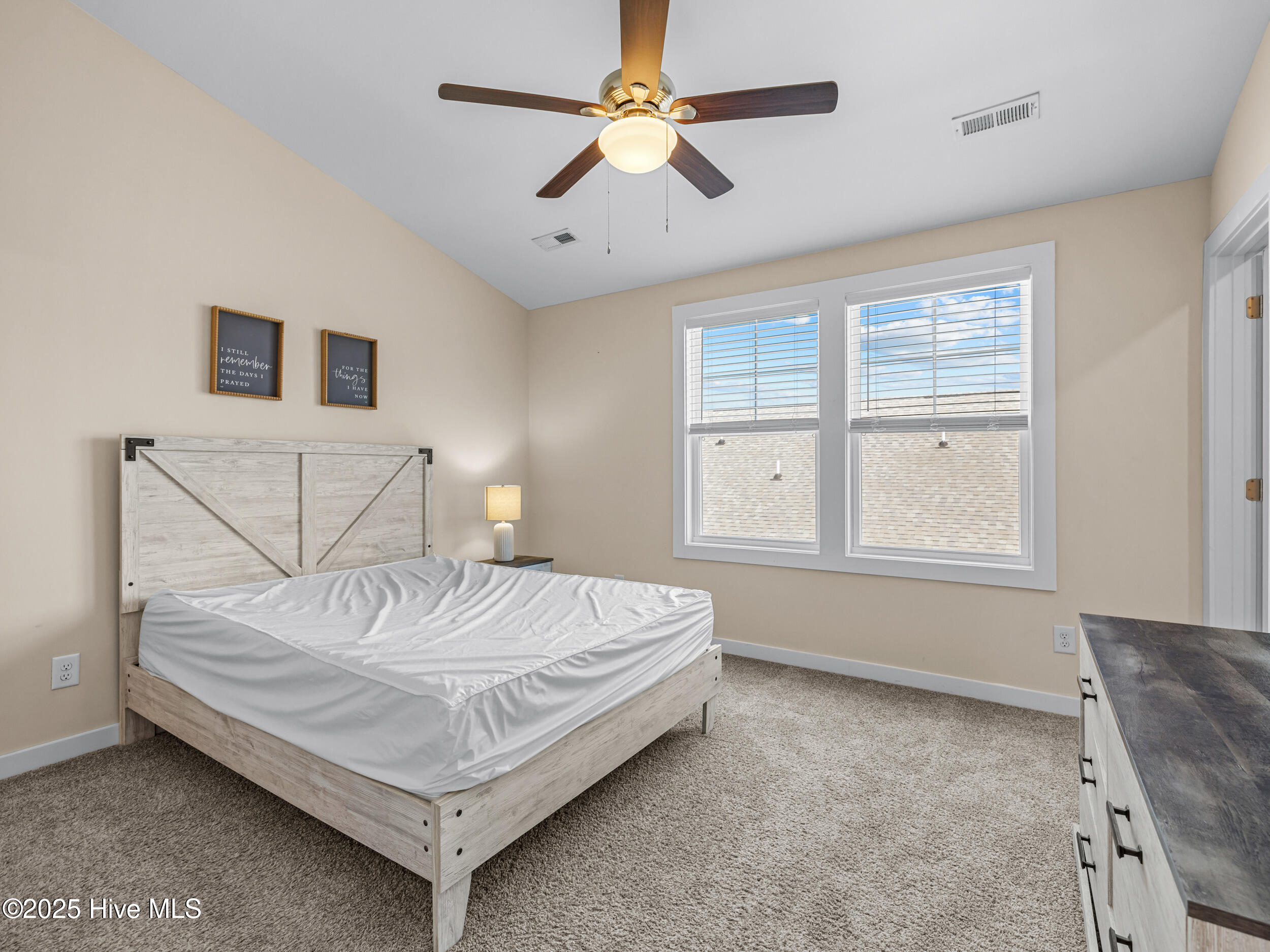 100541622 | Photo 31