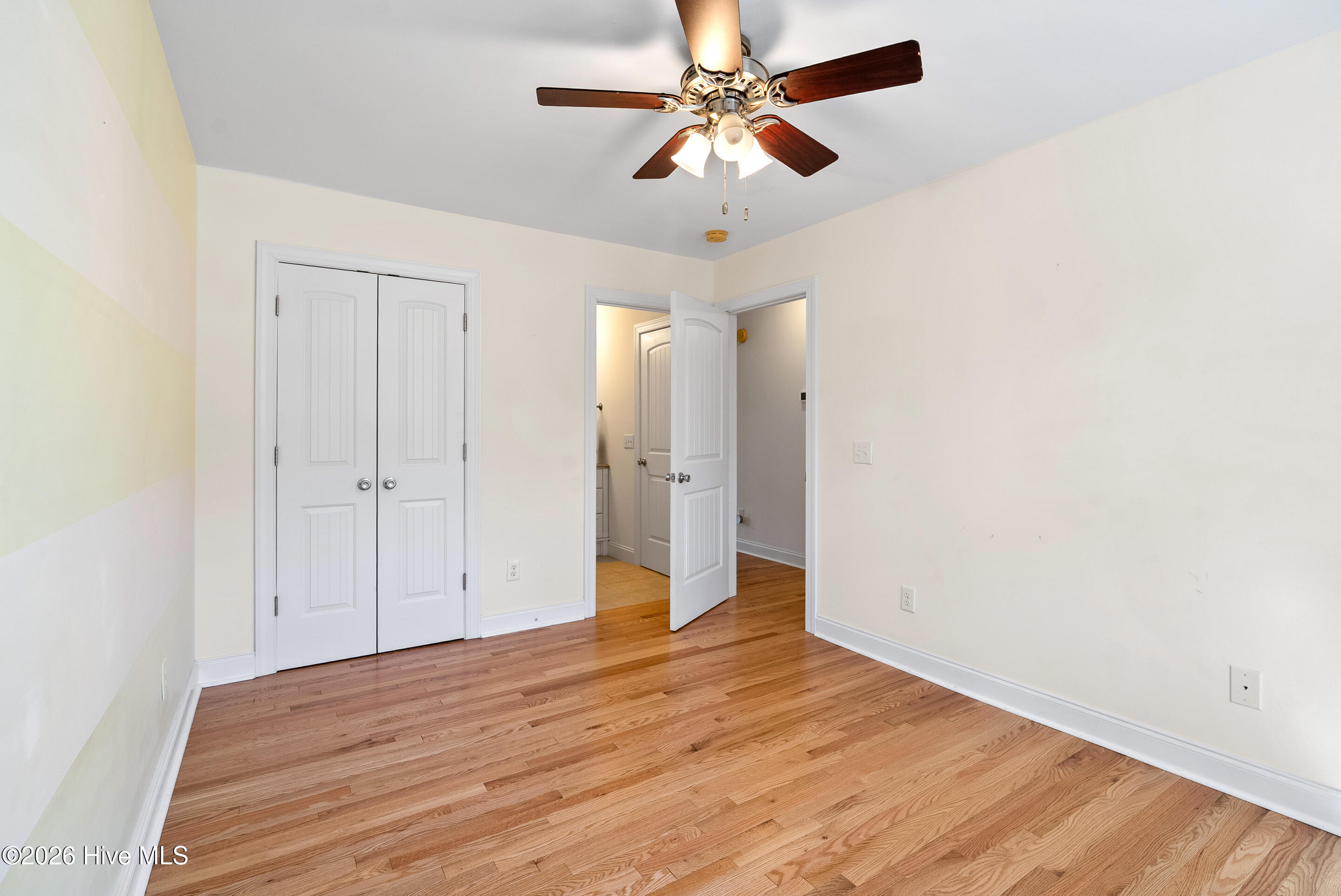 100563119 | Photo 36