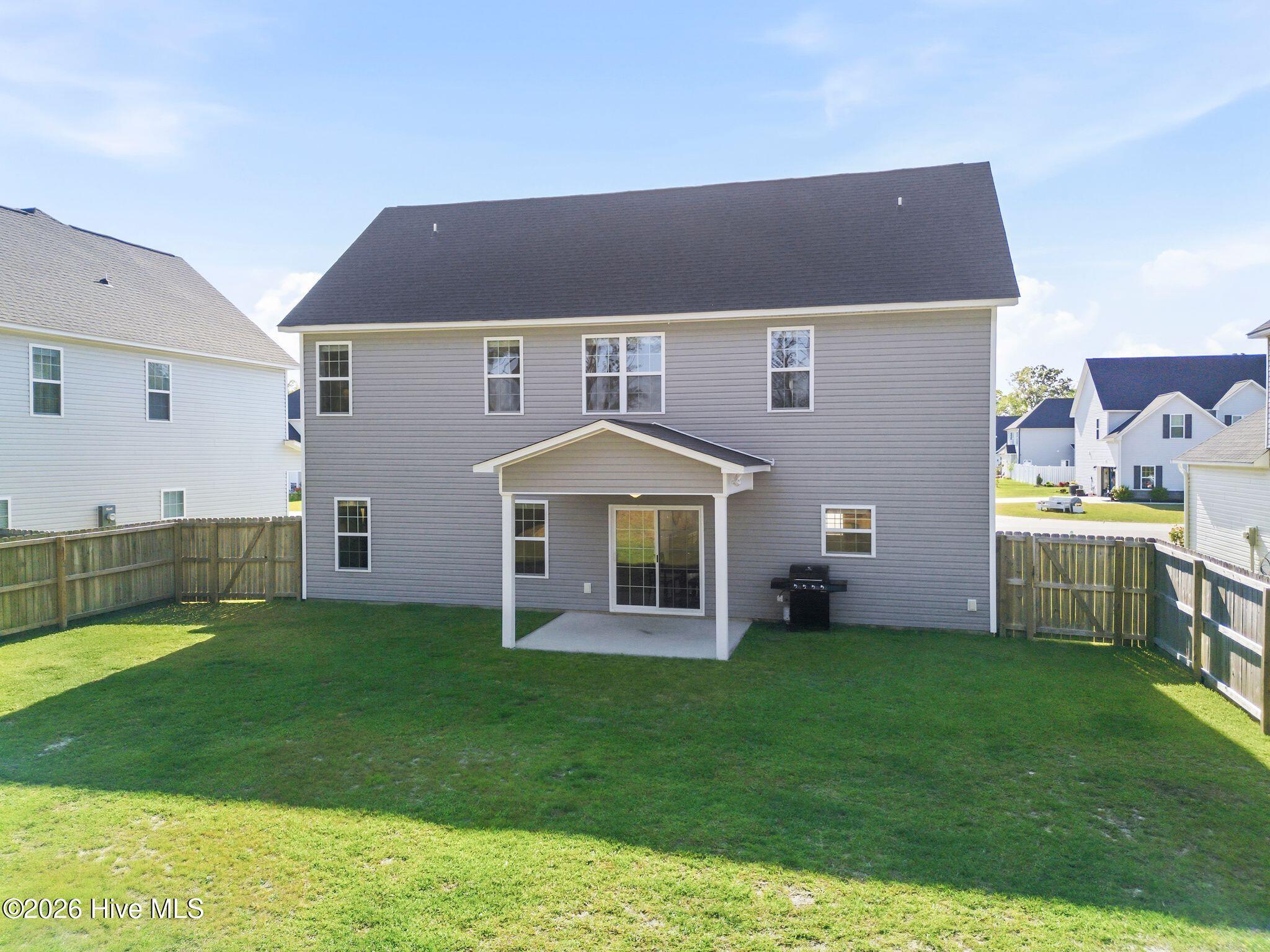 100570227 | Photo 47