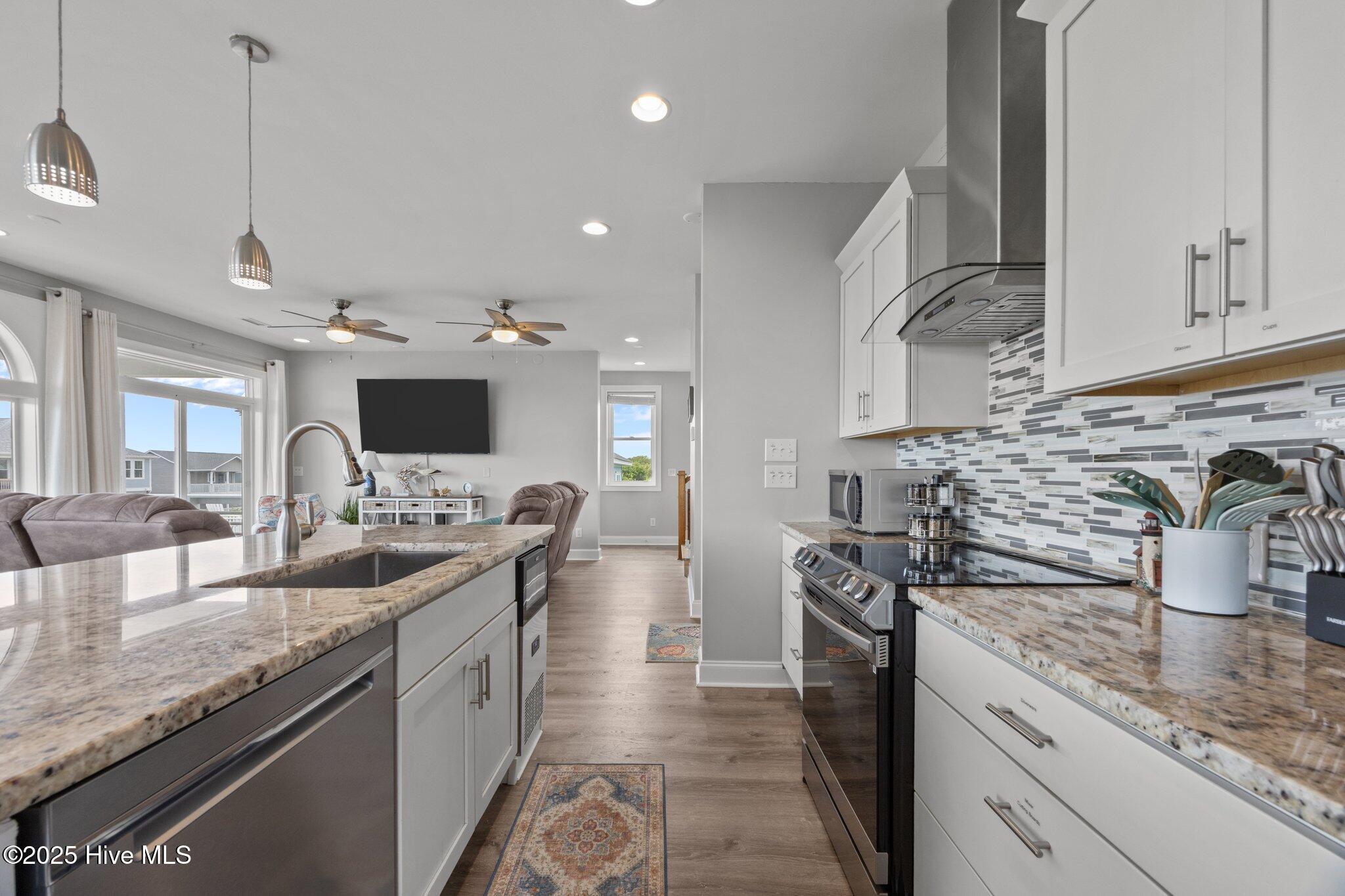 100506414 | Photo 25