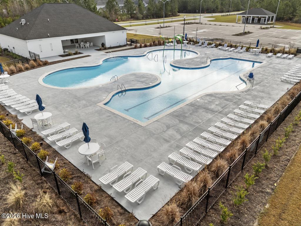 100560376 | Photo 60