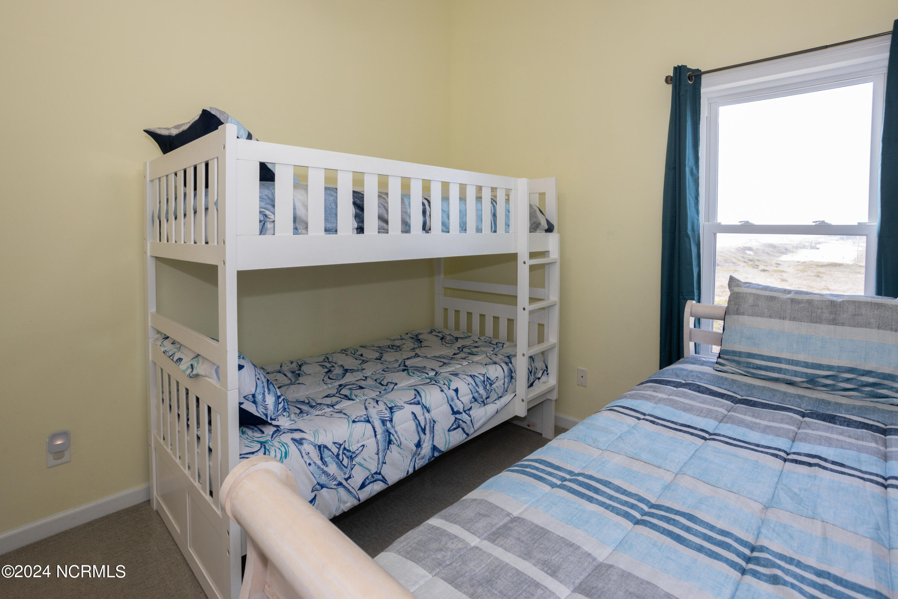 100569490 | Photo 19