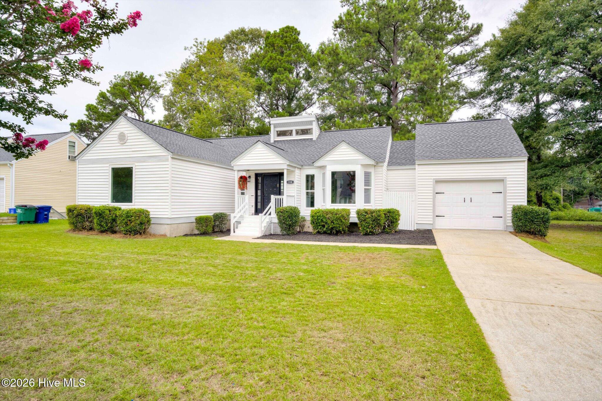 Photo 3 of Single family home for sale at 118 Robinwood Dr, Aiken, SC 29803 | MLS# 100592283 | Listing updated on 2026-09-29