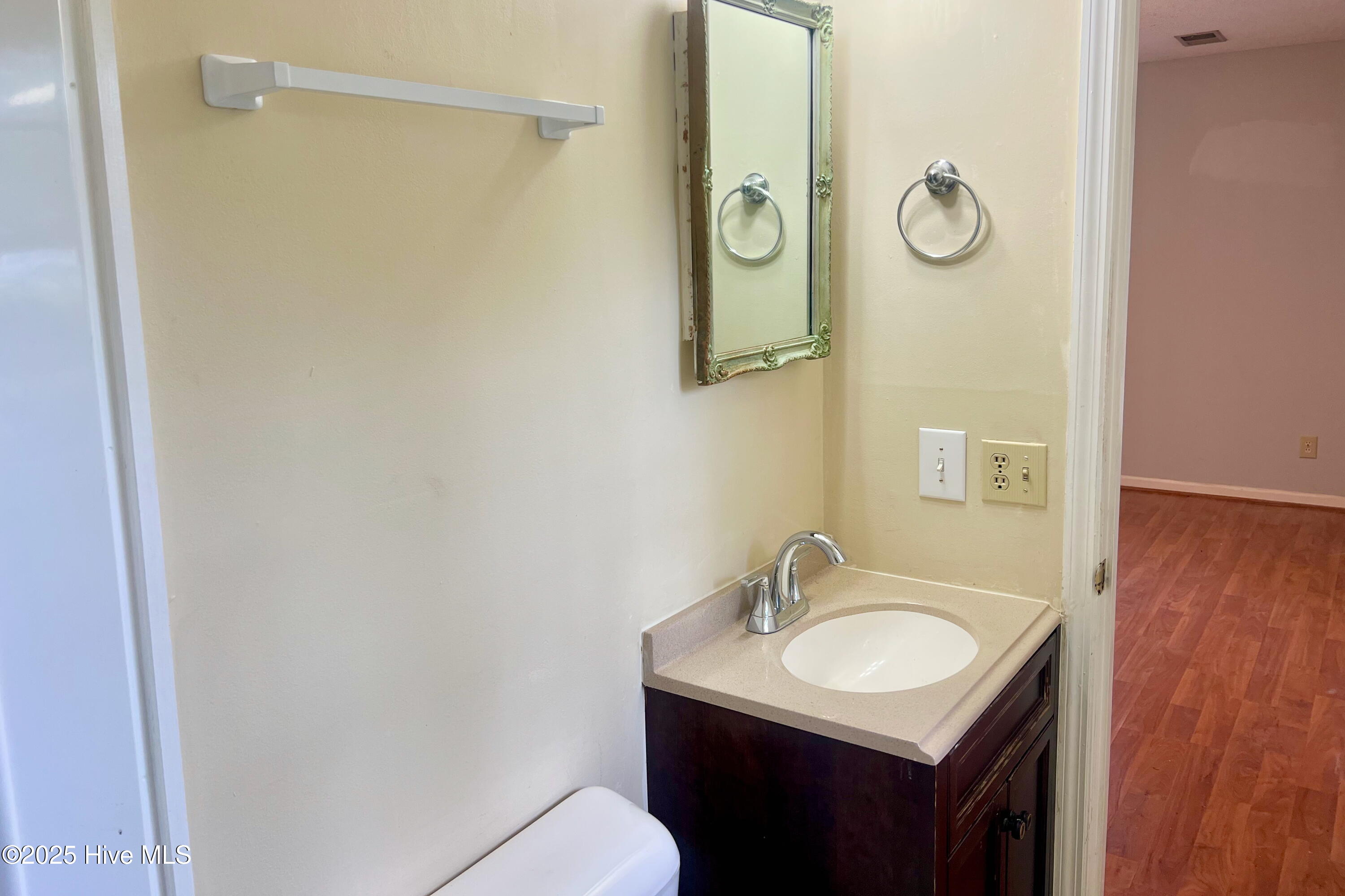 100536108 | Photo 12