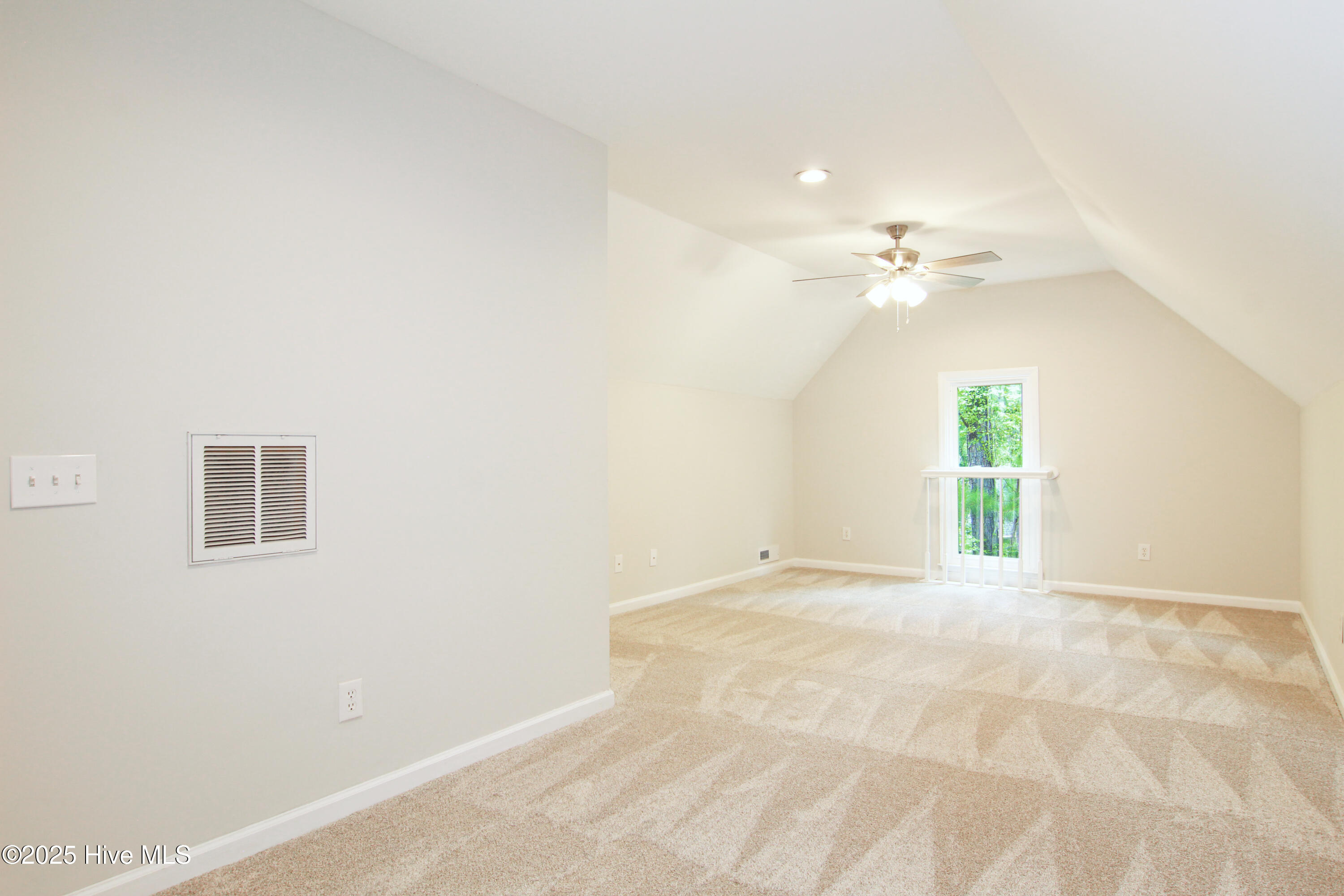 100517489 | Photo 38