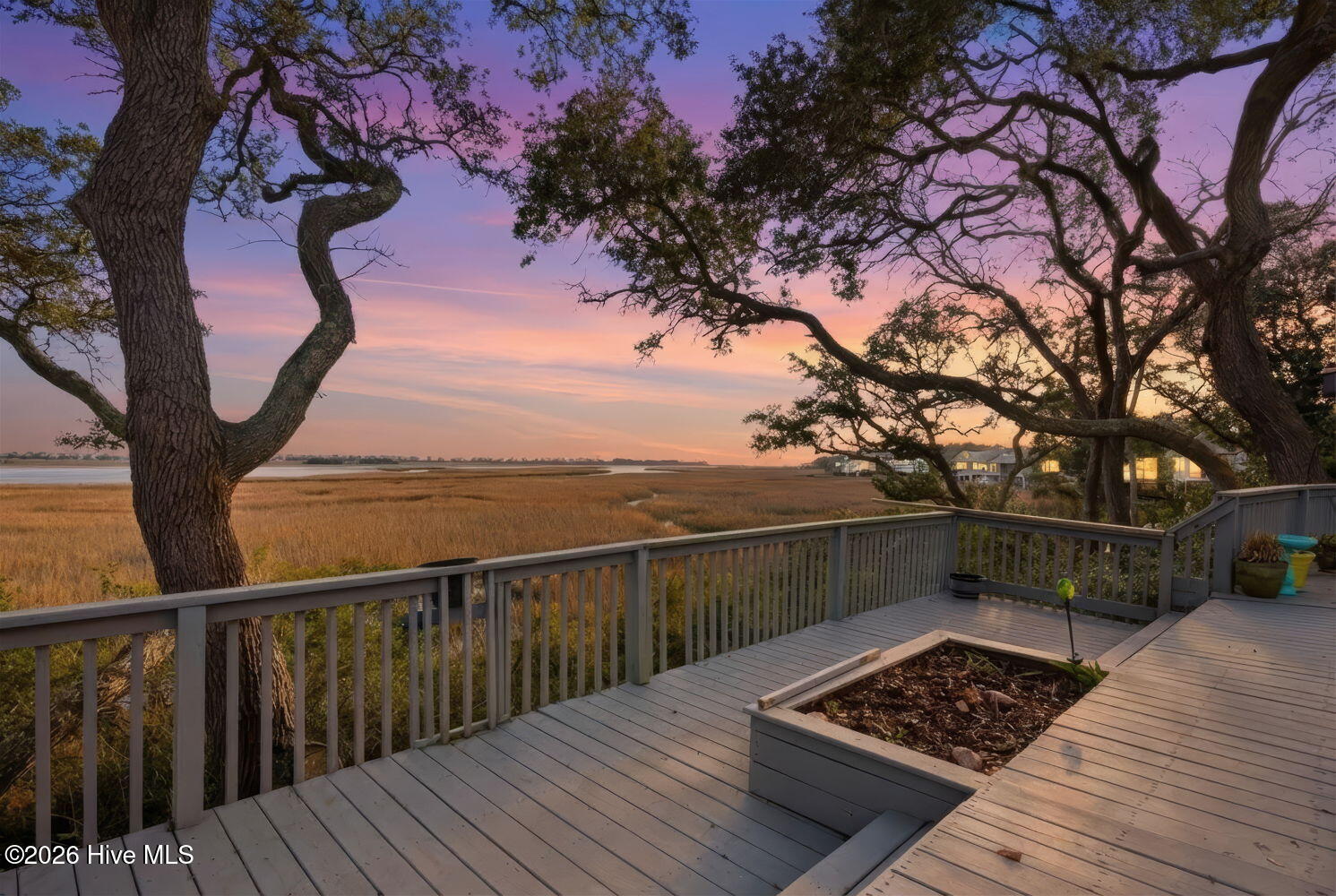 100555679 | Photo 92