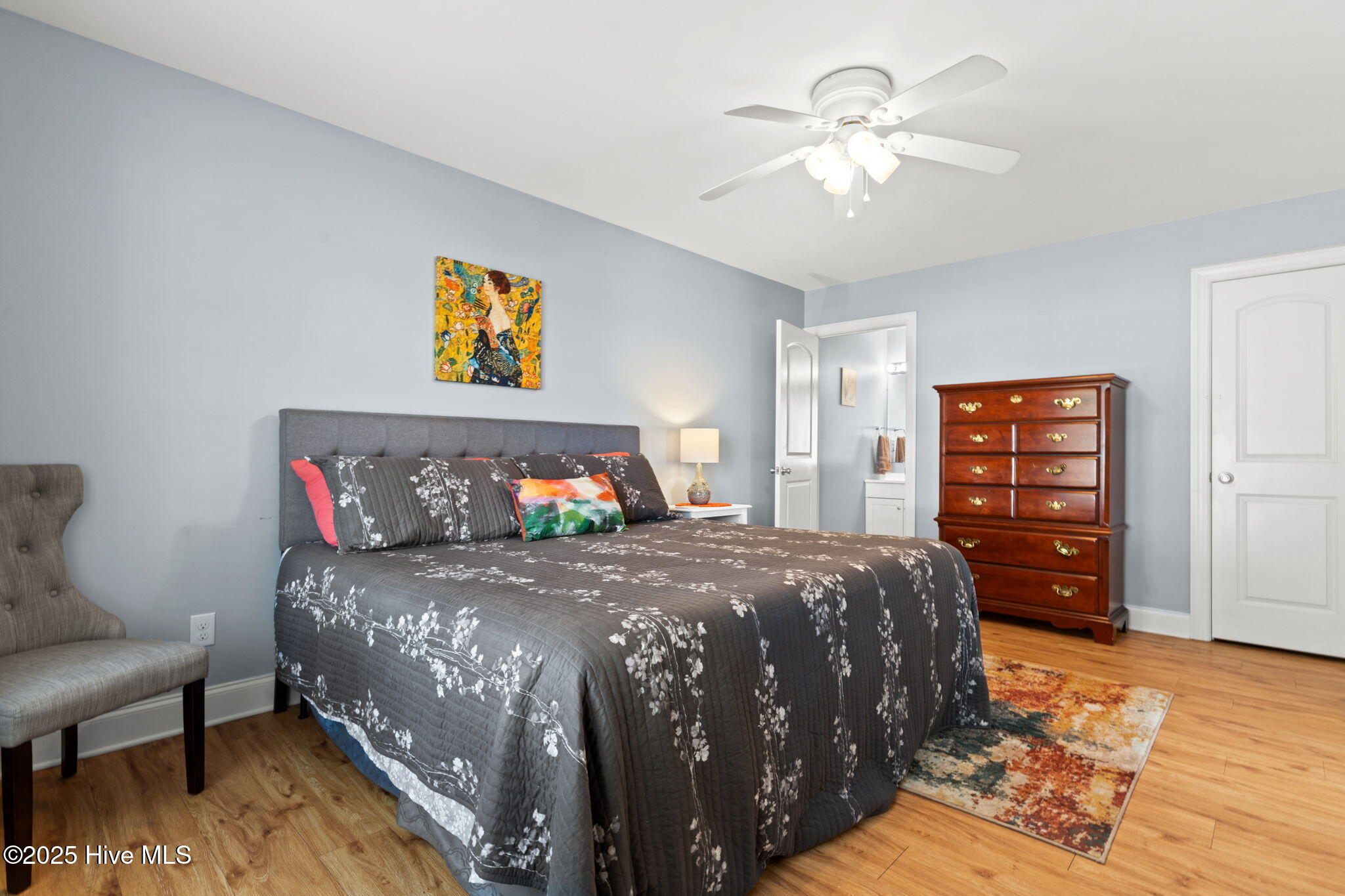 100541037 | Photo 23