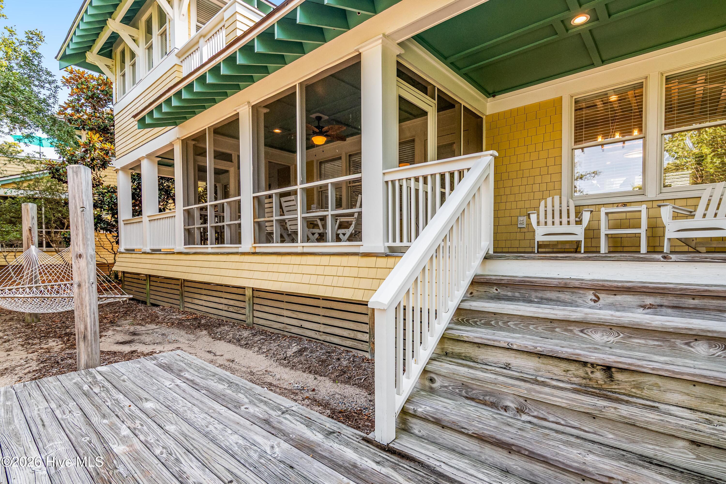 100565822 | Photo 13