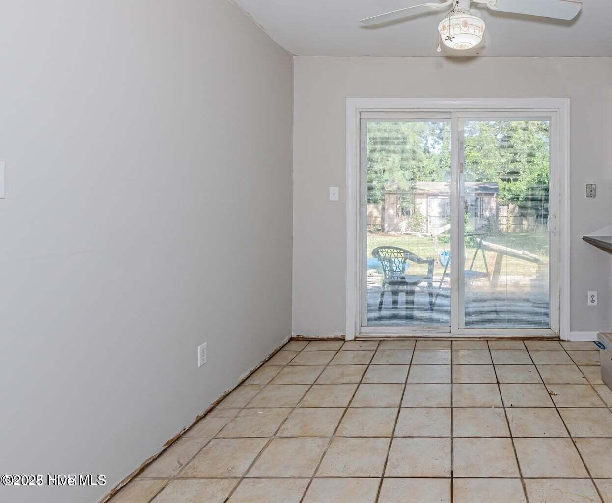 100547417 | Photo 14