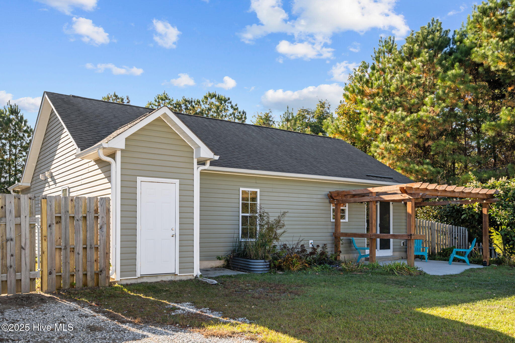 100540961 | Photo 33