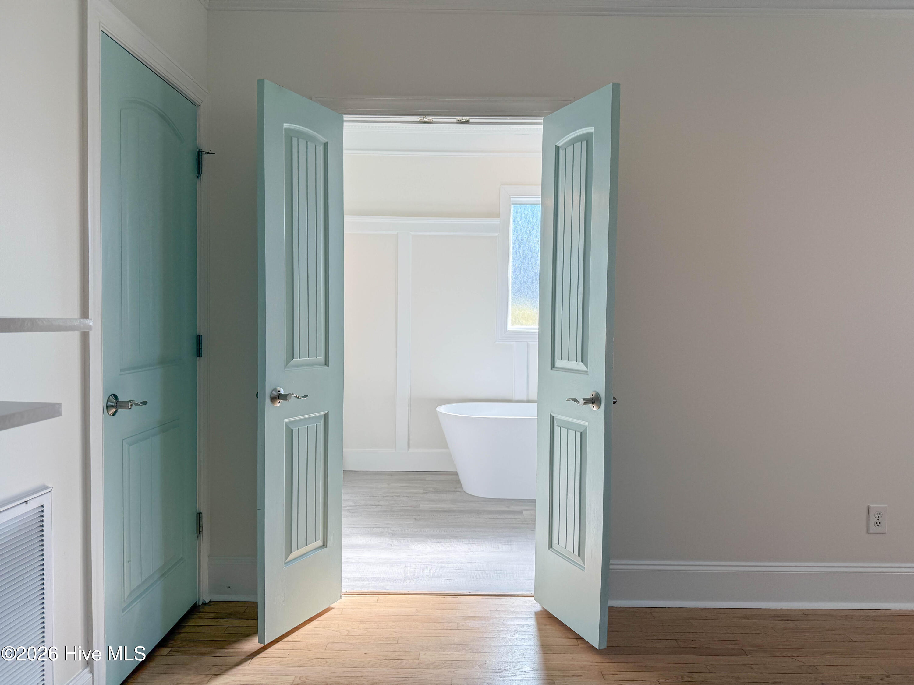 100550265 | Photo 34