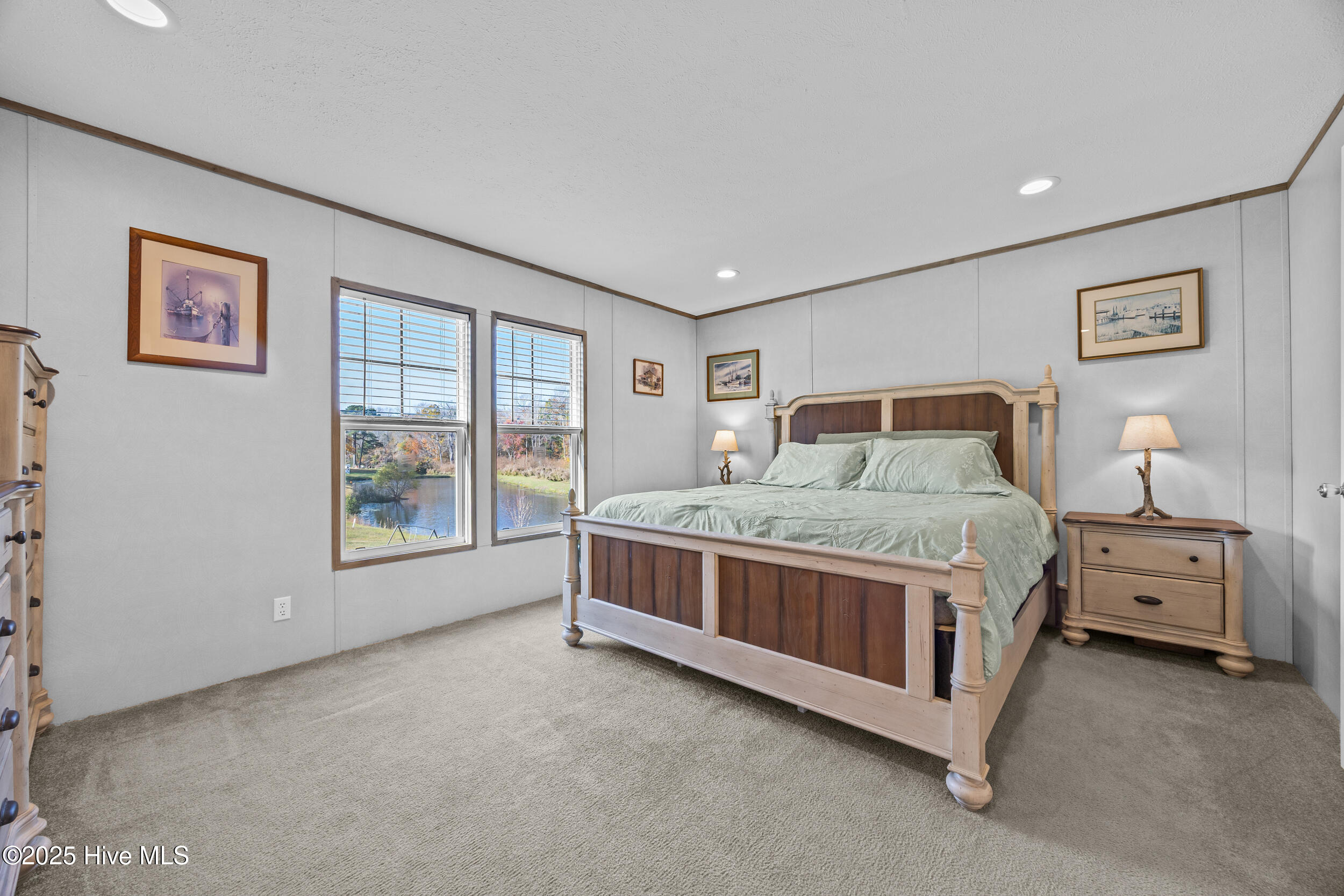 100542726 | Photo 13