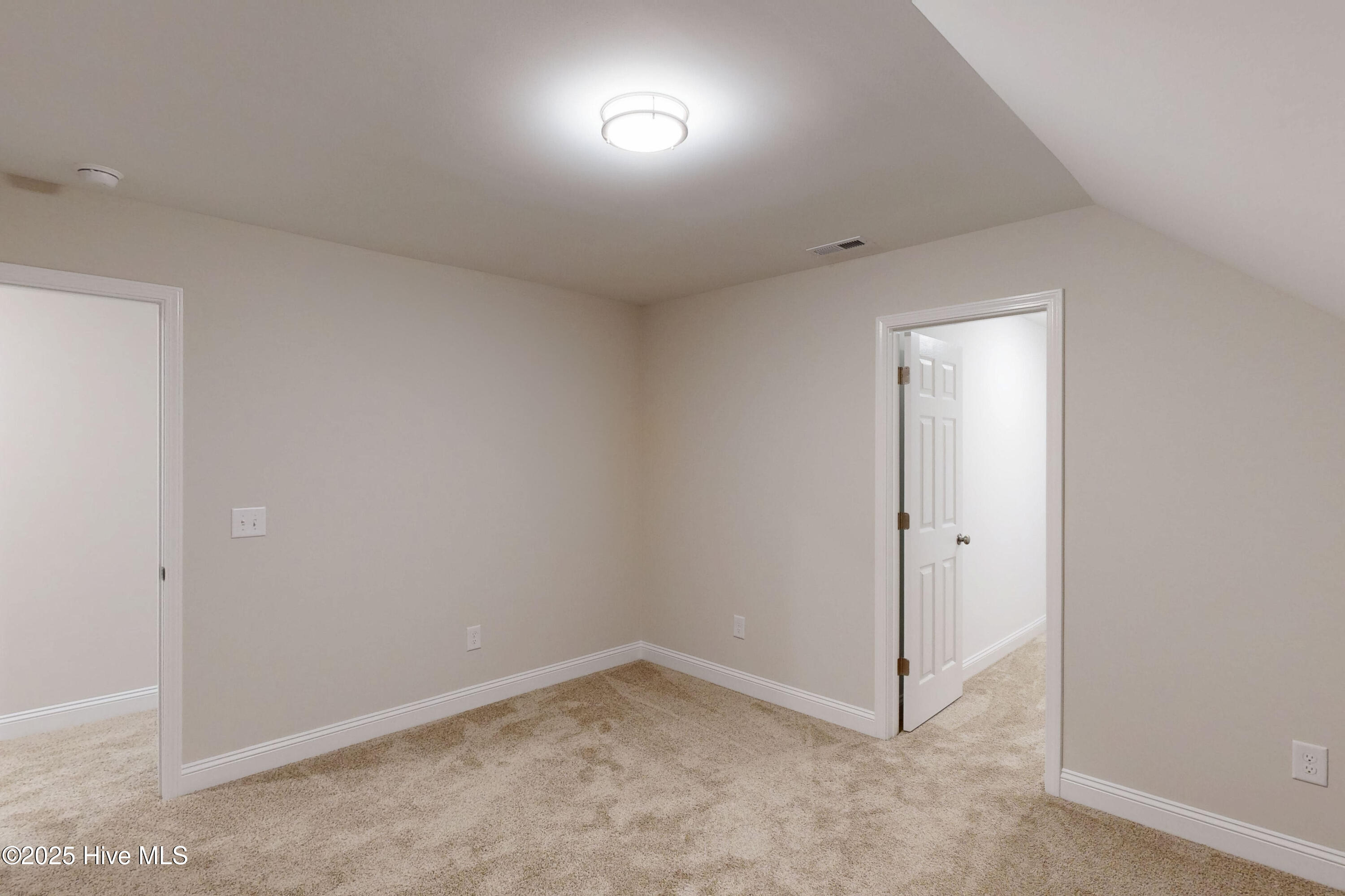 100493013 | Photo 17