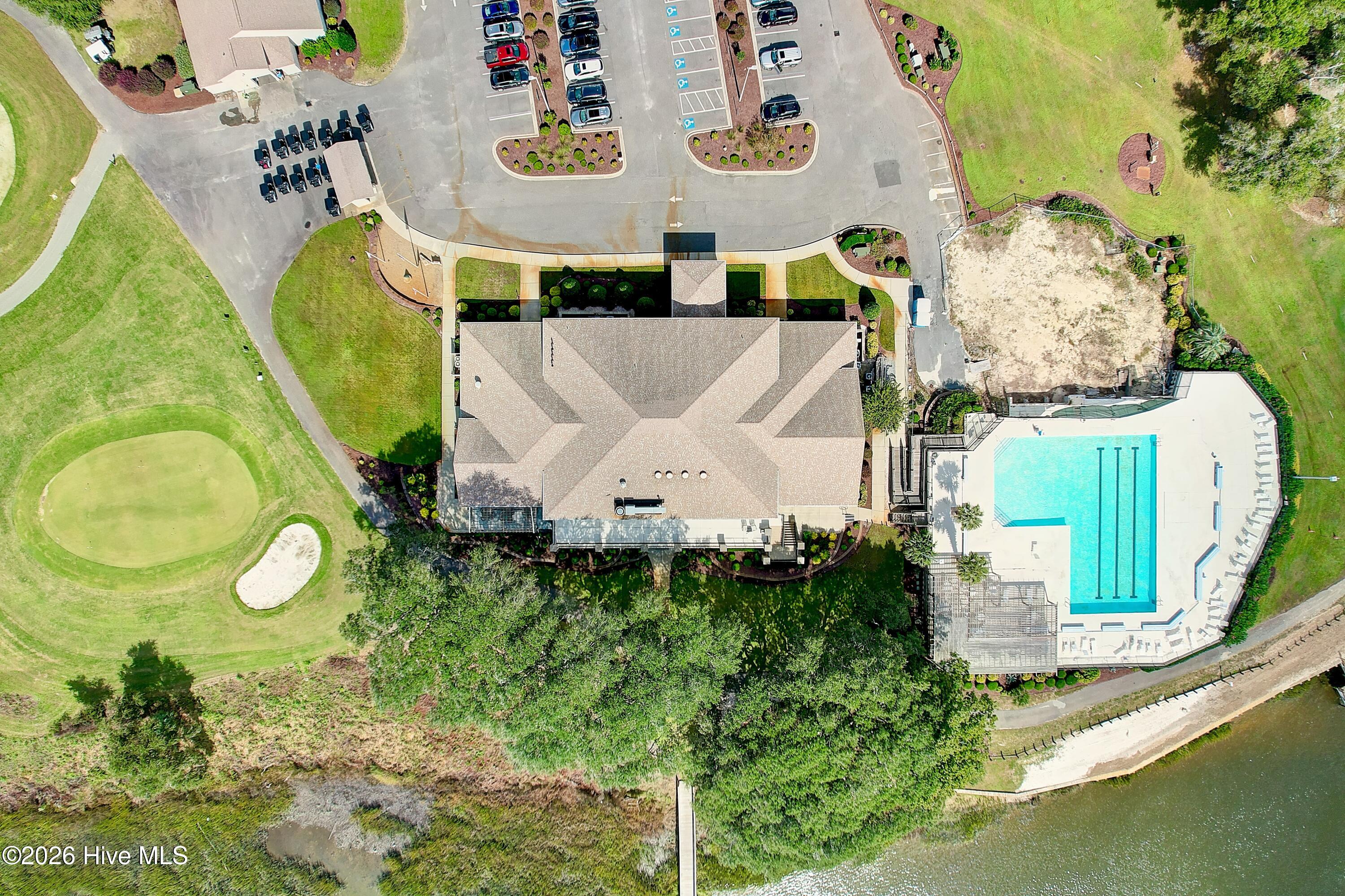 100557427 | Photo 101