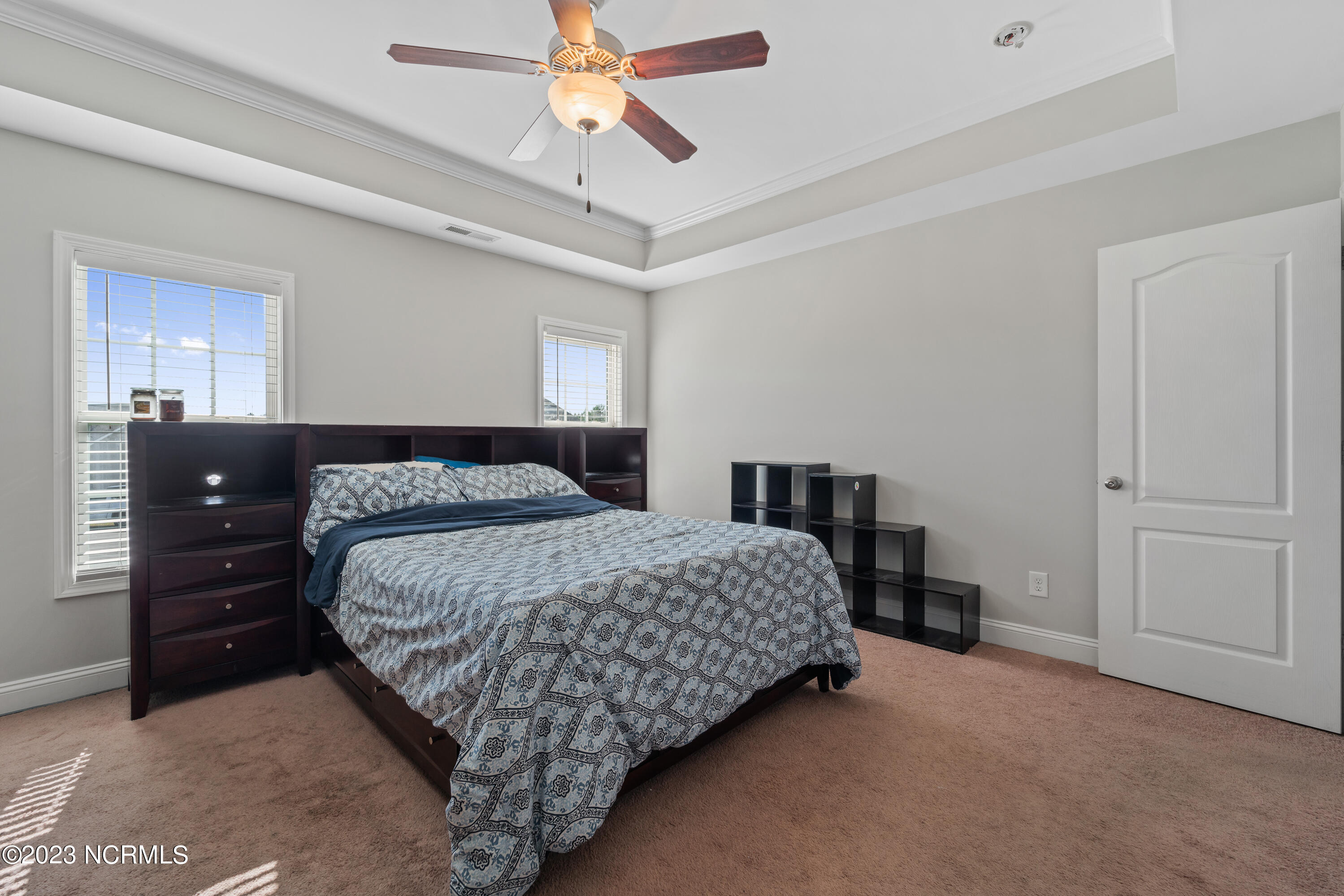 100570623 | Photo 17