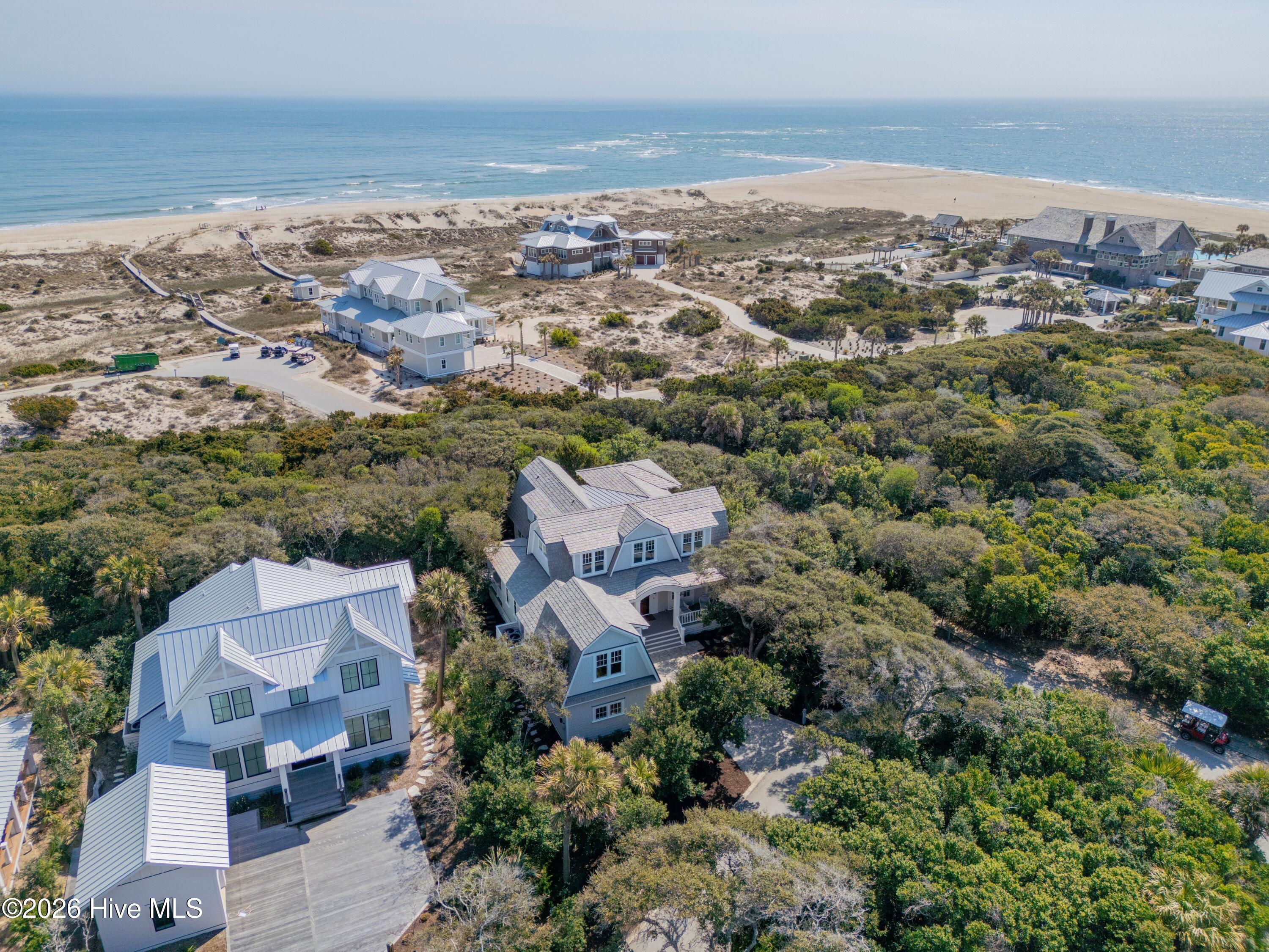 100567930 | Photo 55