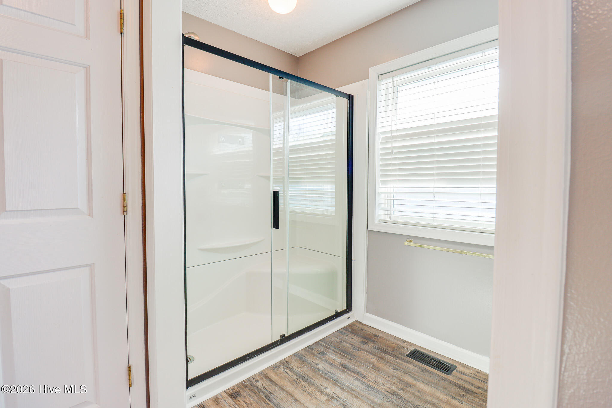 100544057 | Photo 27