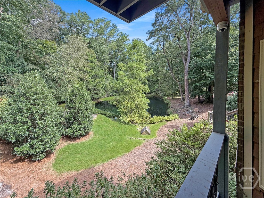 Fabulous Views to Nature and the Water Fountain