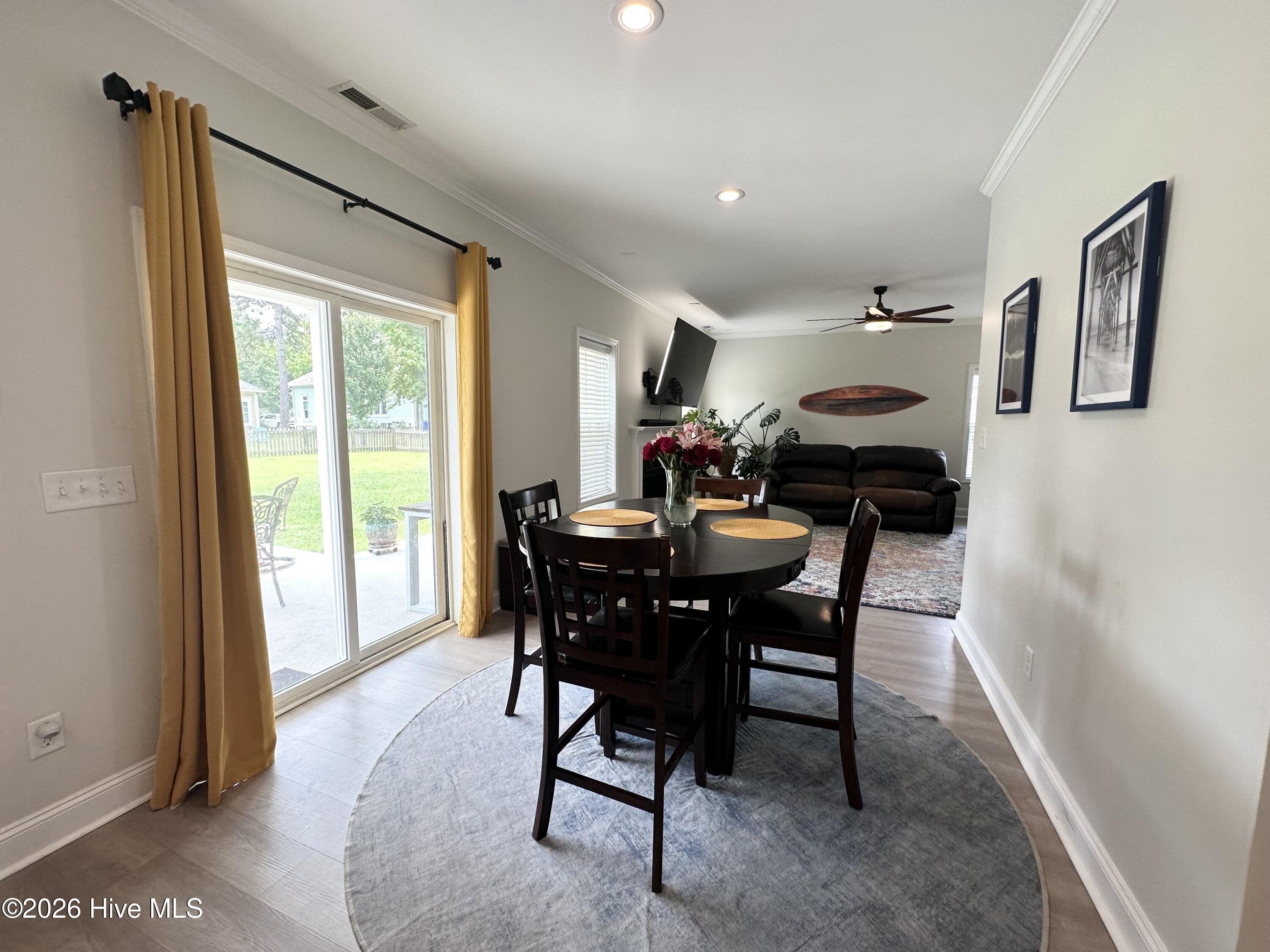 100563138 | Photo 62