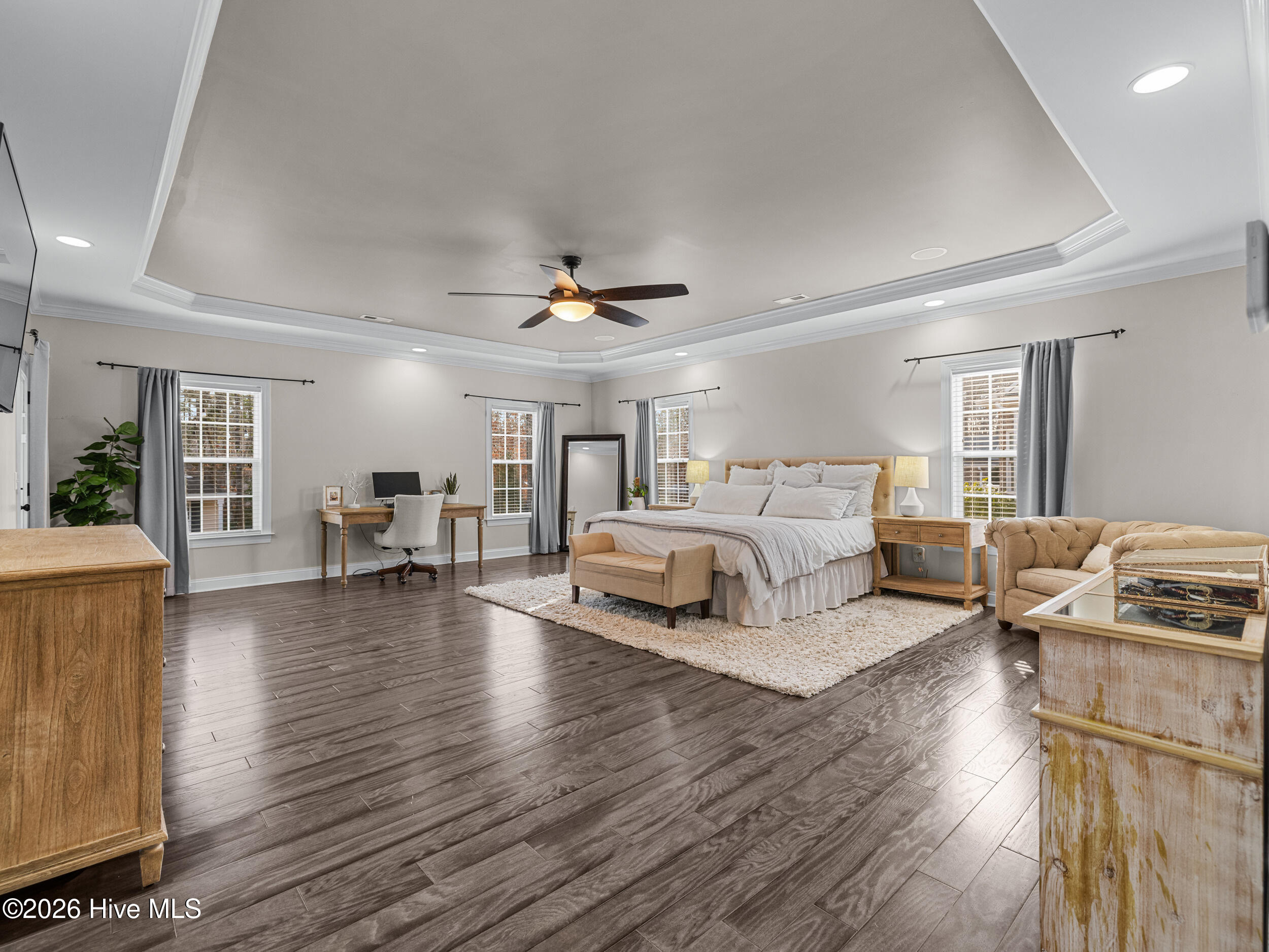 100557590 | Photo 36