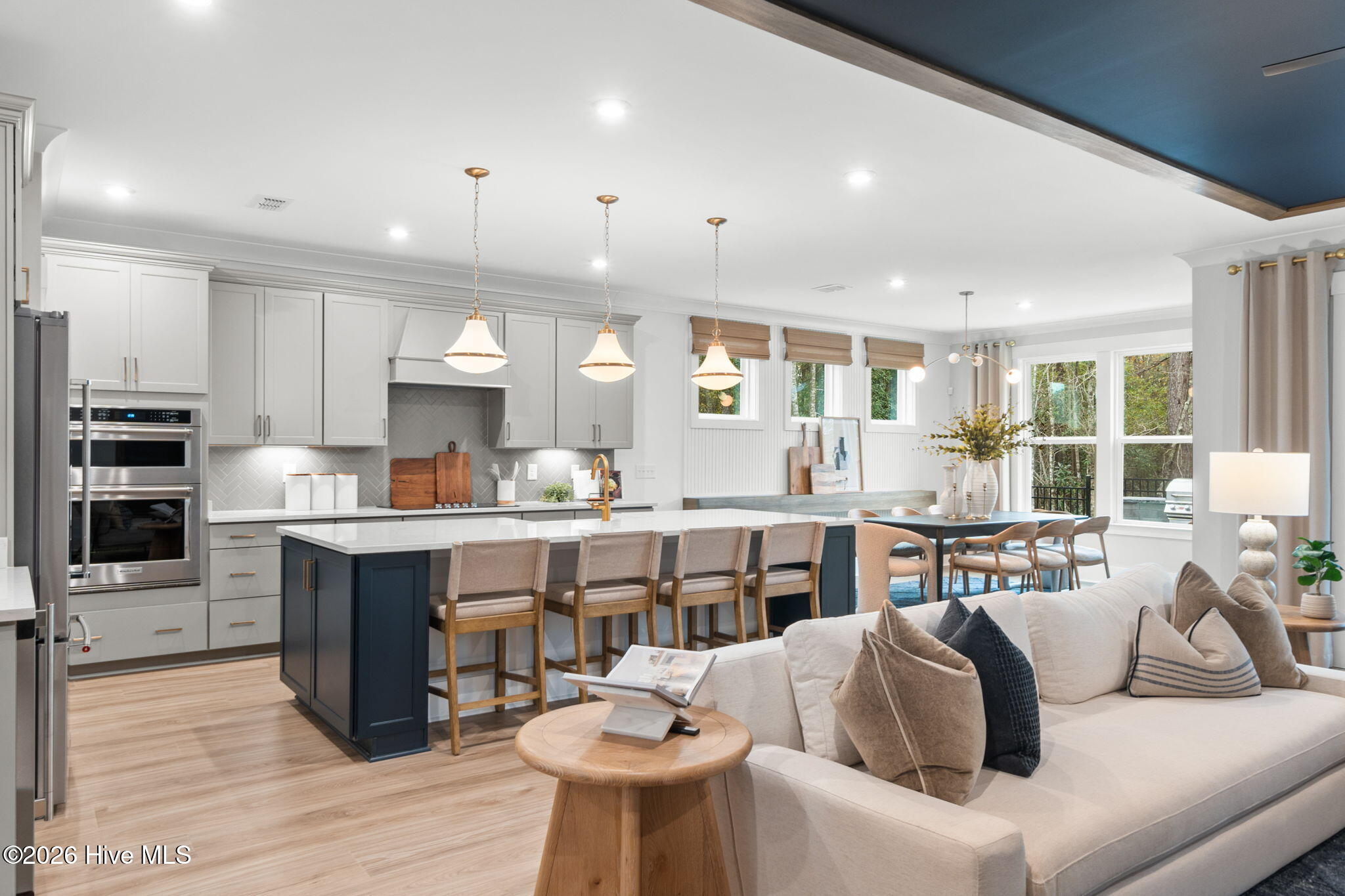 100552049 | Photo 25