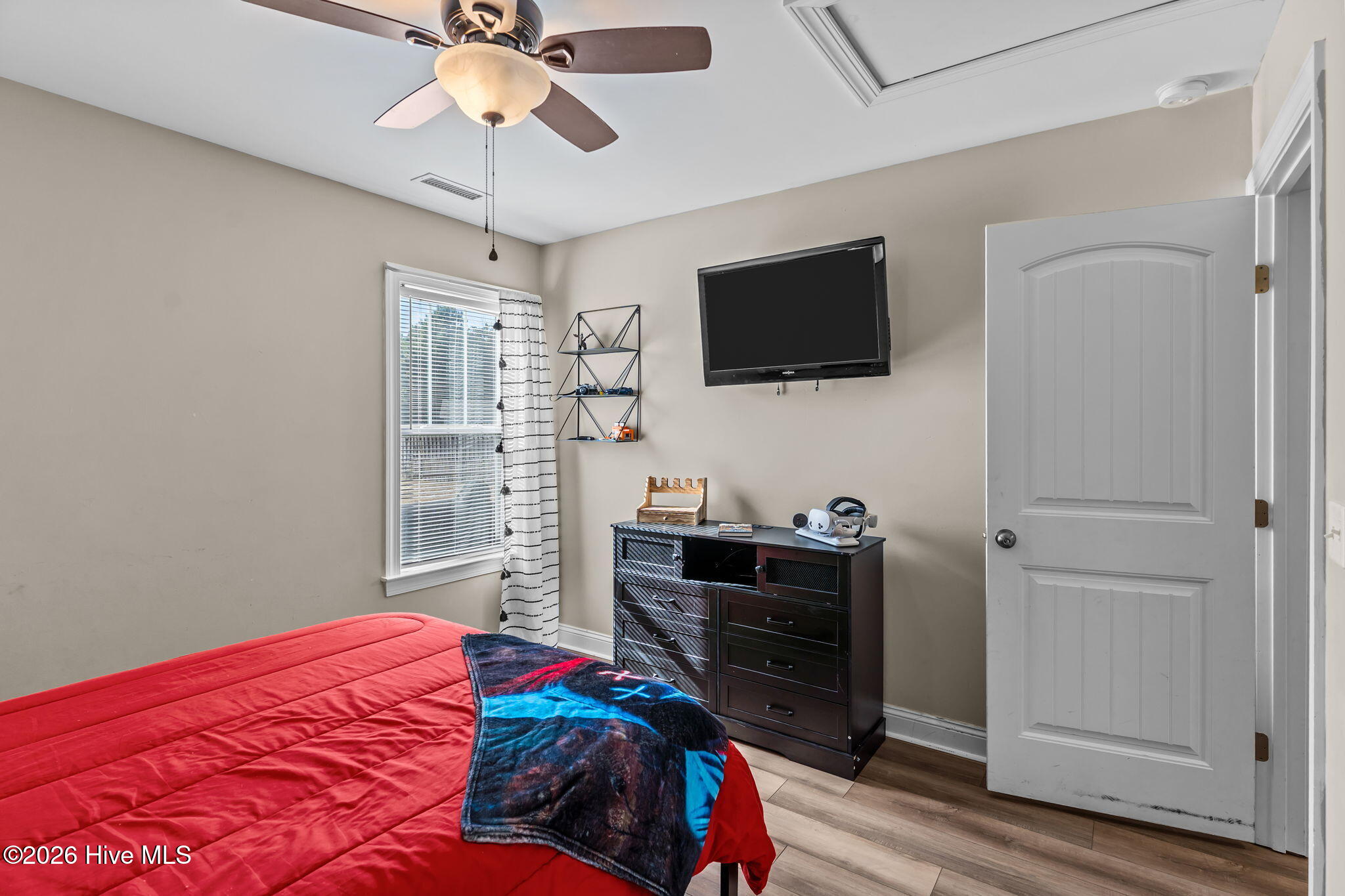 100550911 | Photo 31